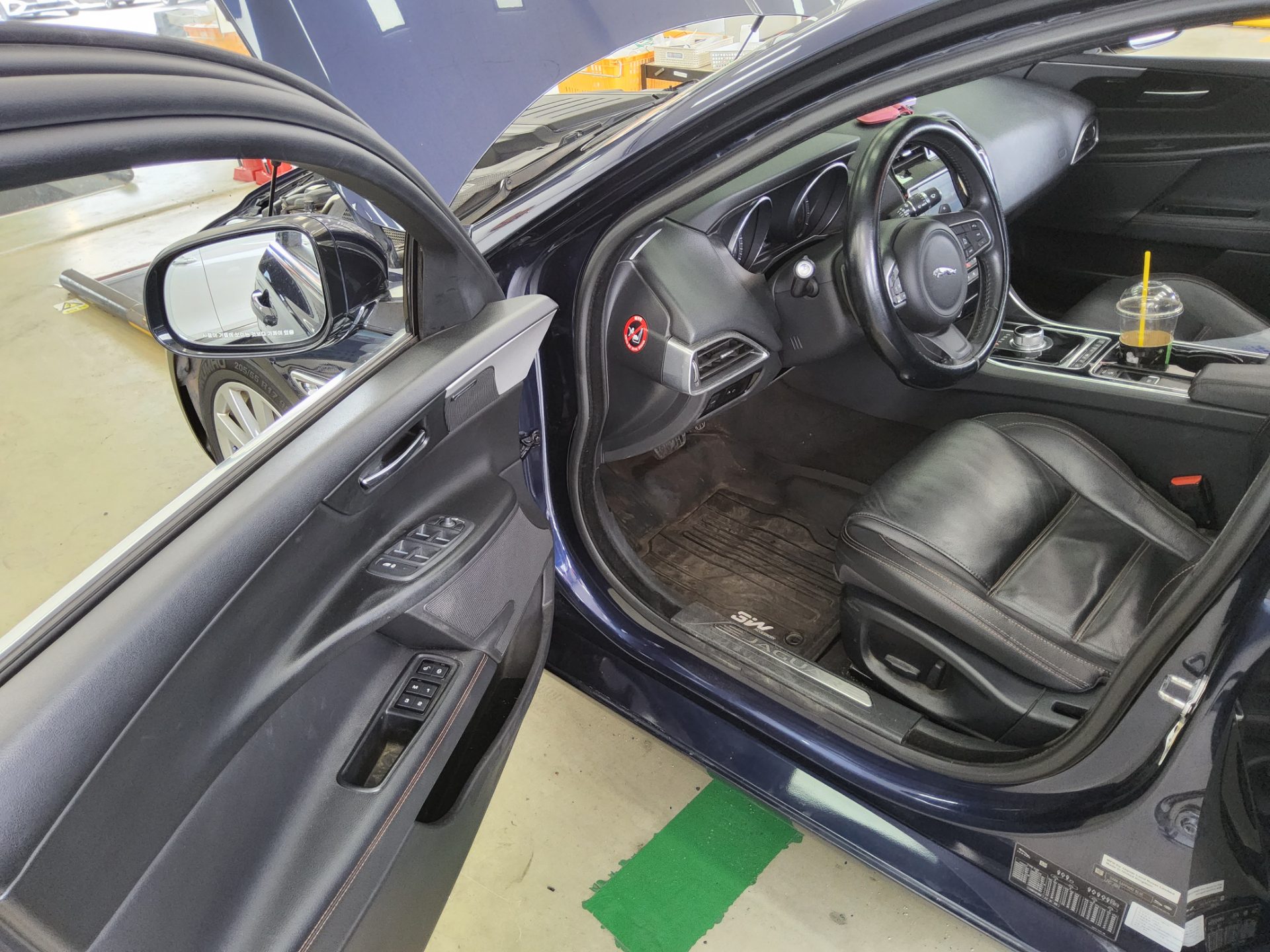 2016 - jaguar xe