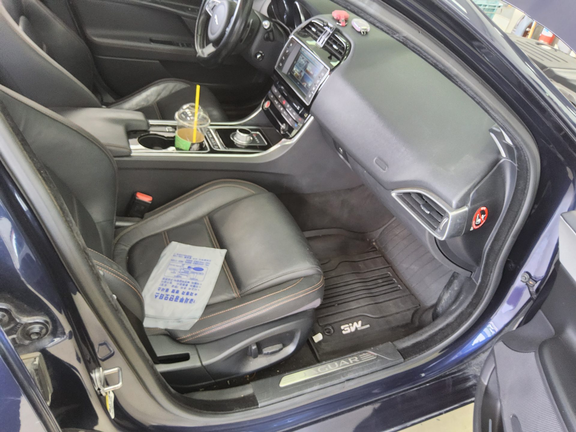 2016 - jaguar xe