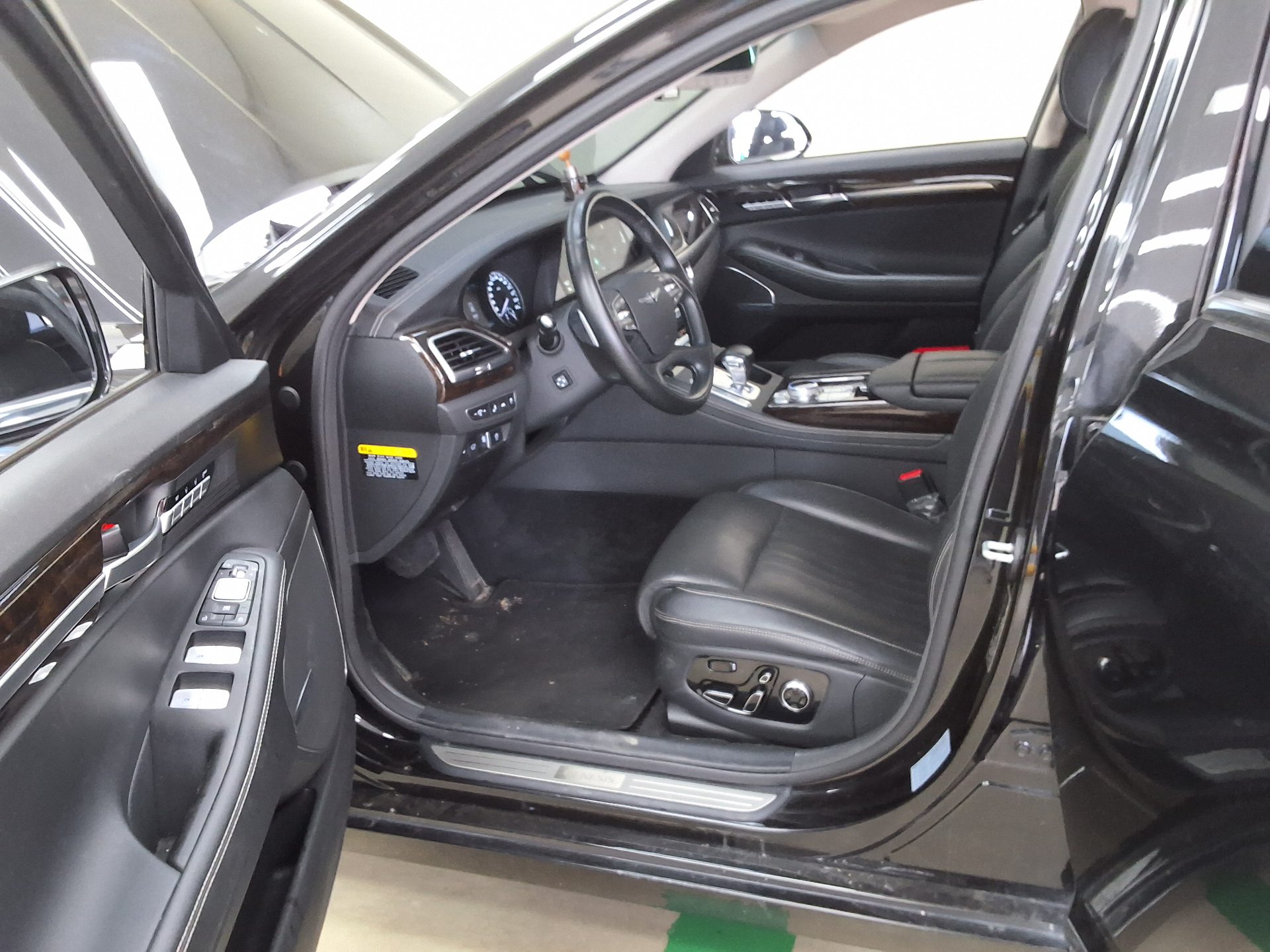 2019 - genesis g90