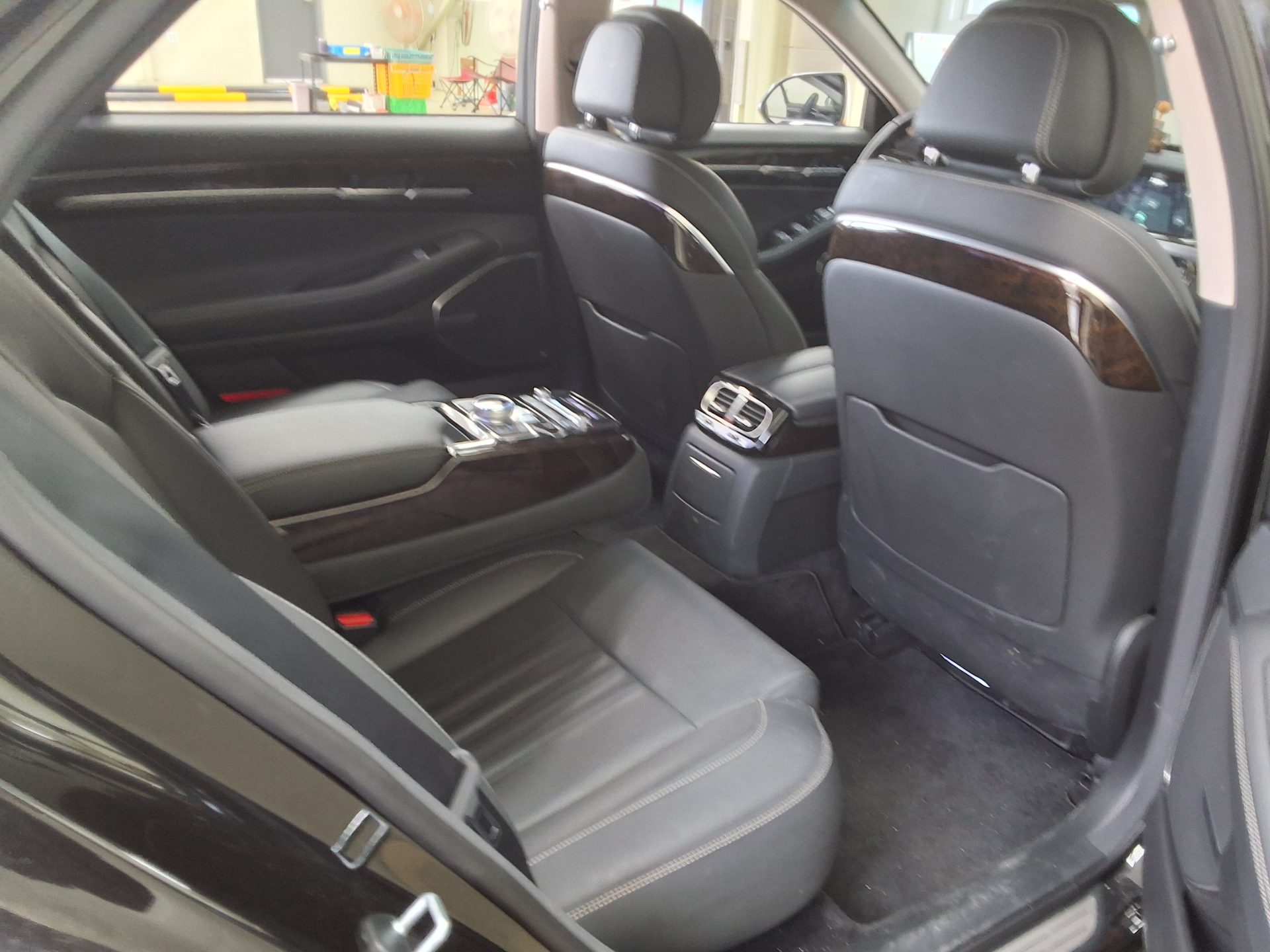 2019 - genesis g90