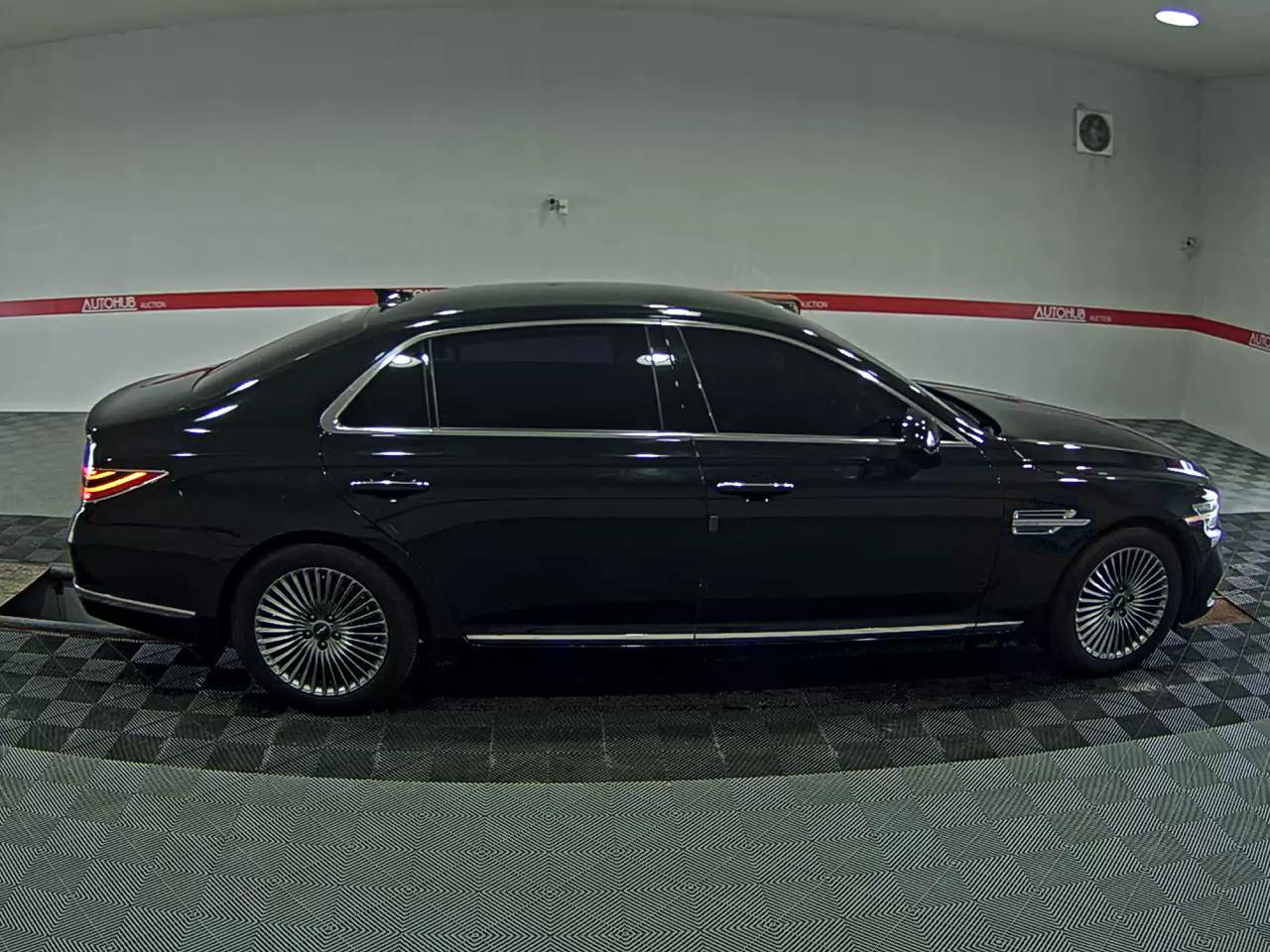 2019 - genesis g90