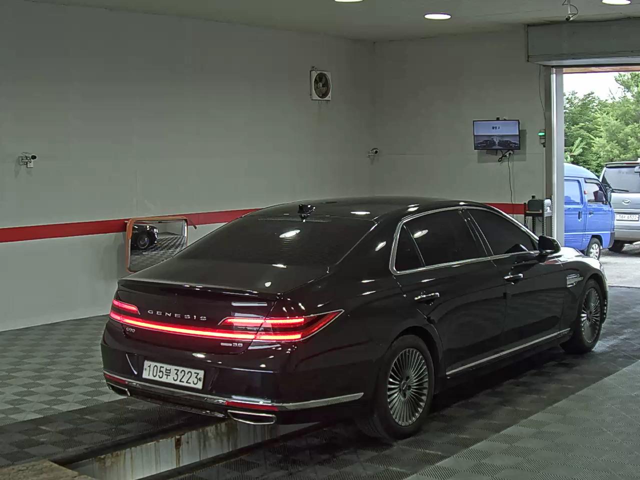 2019 - genesis g90