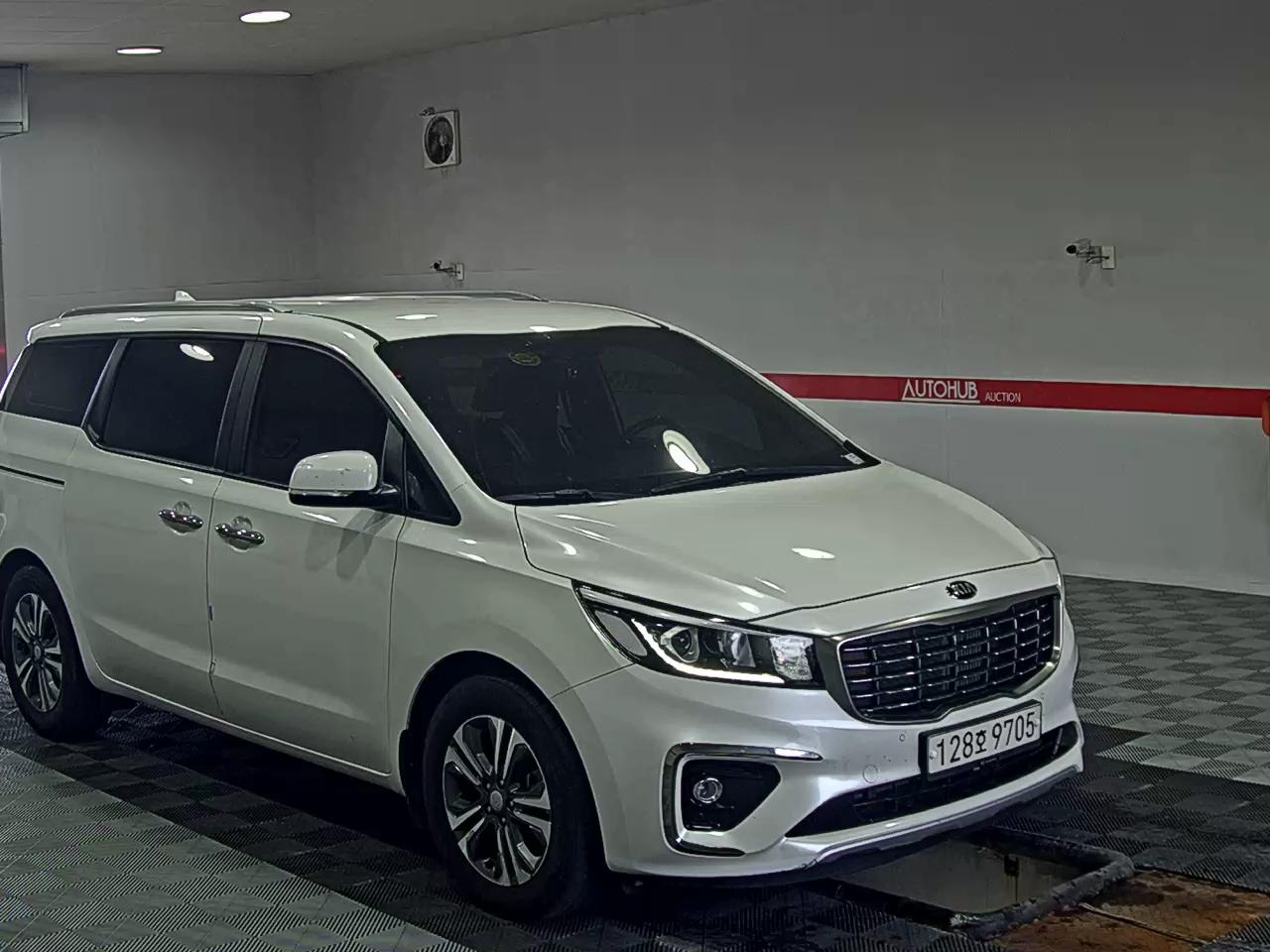 2020 - kia carnival