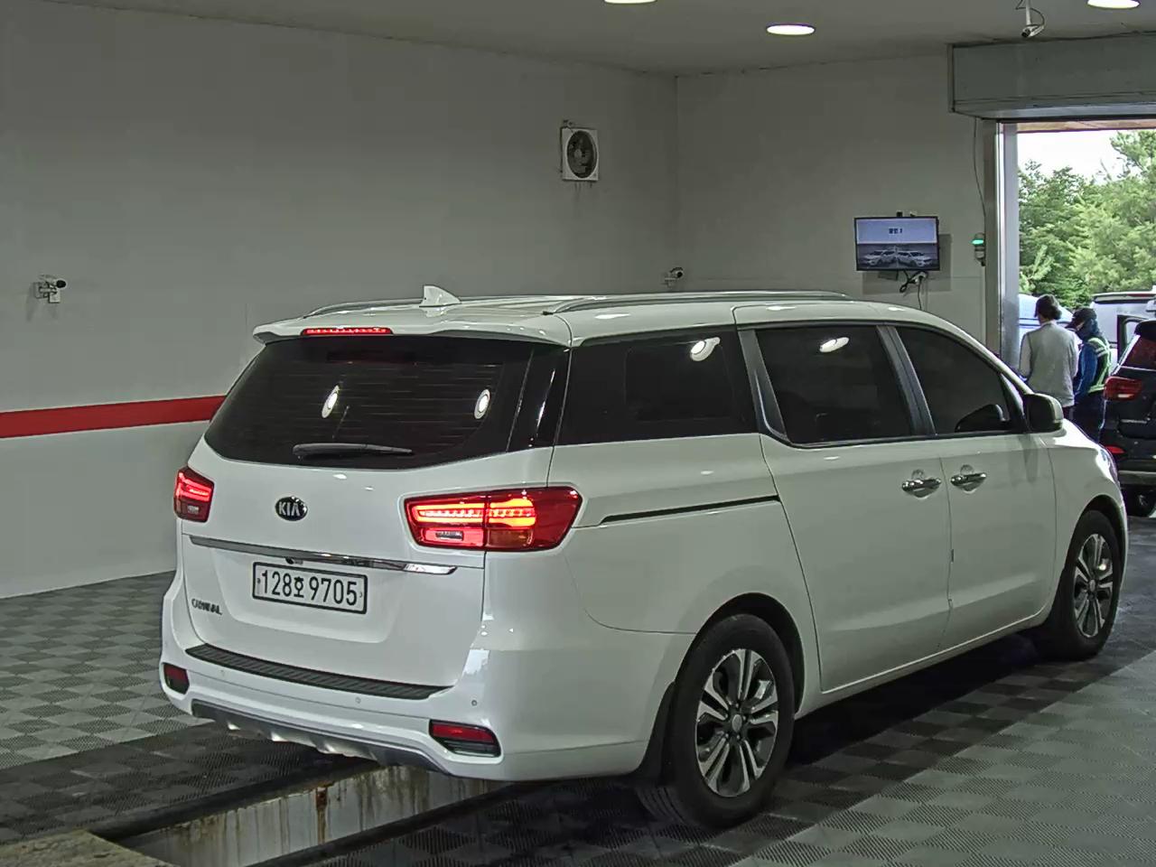 2020 - kia carnival