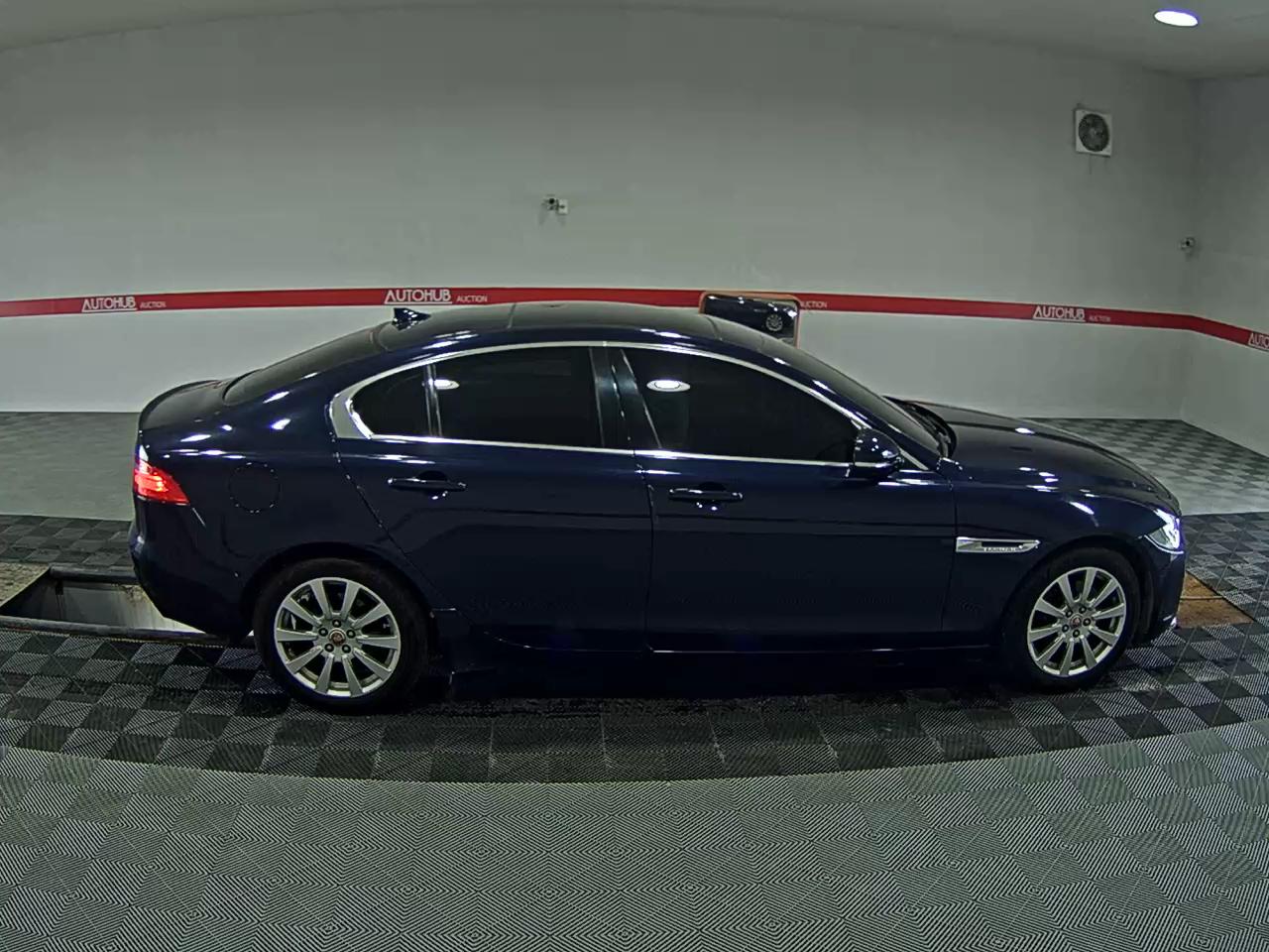 2016 - jaguar xe