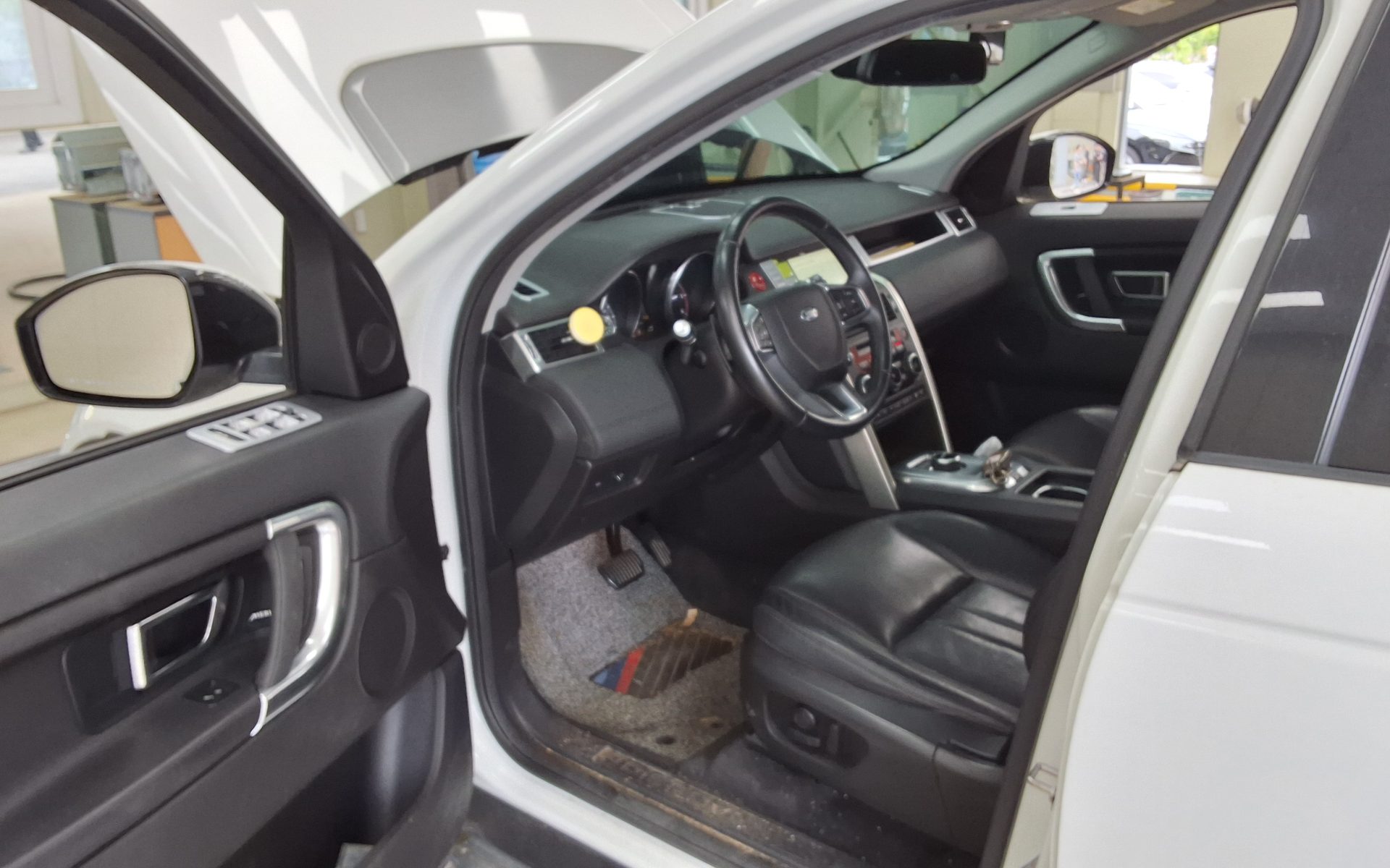 2017 - land rover discovery