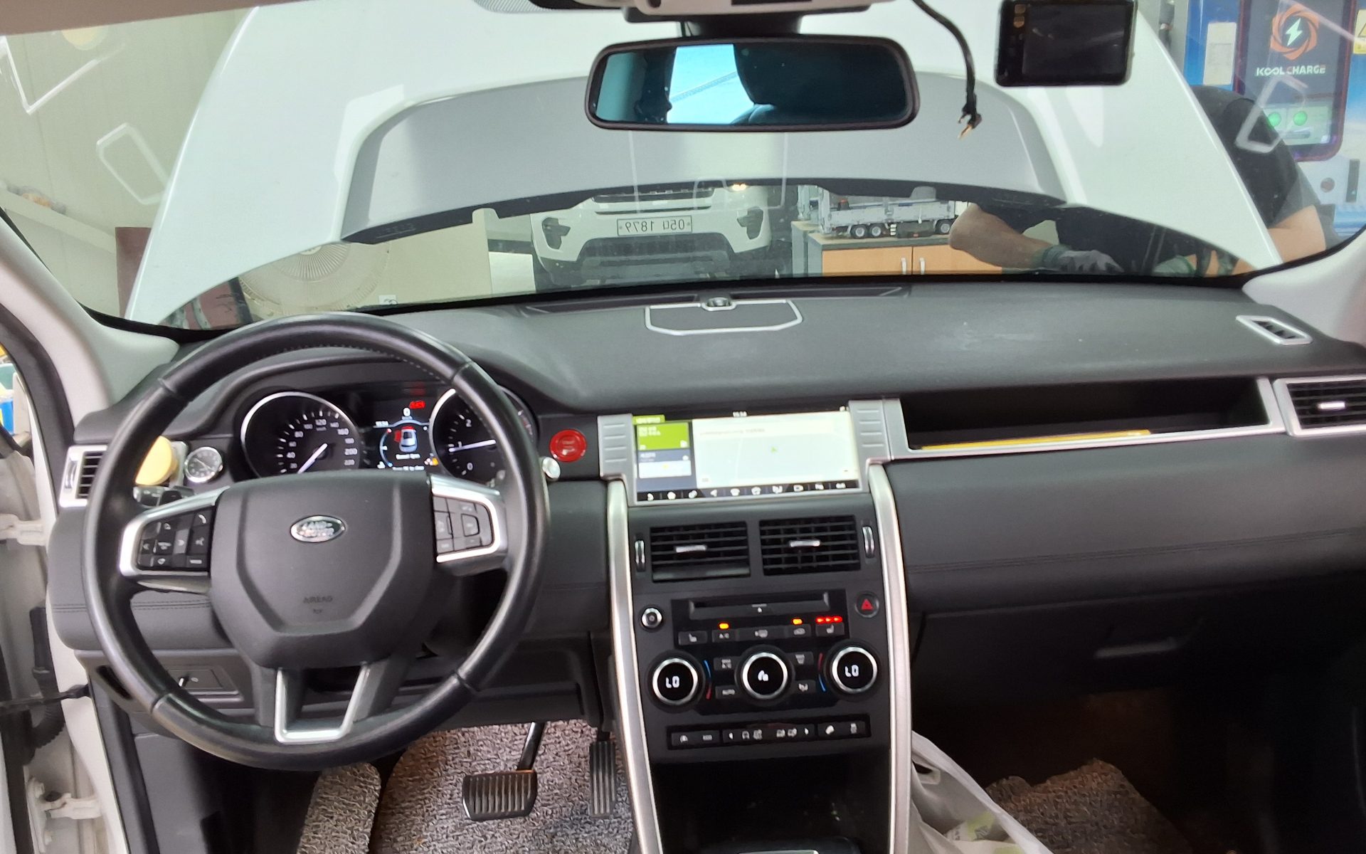 2017 - land rover discovery