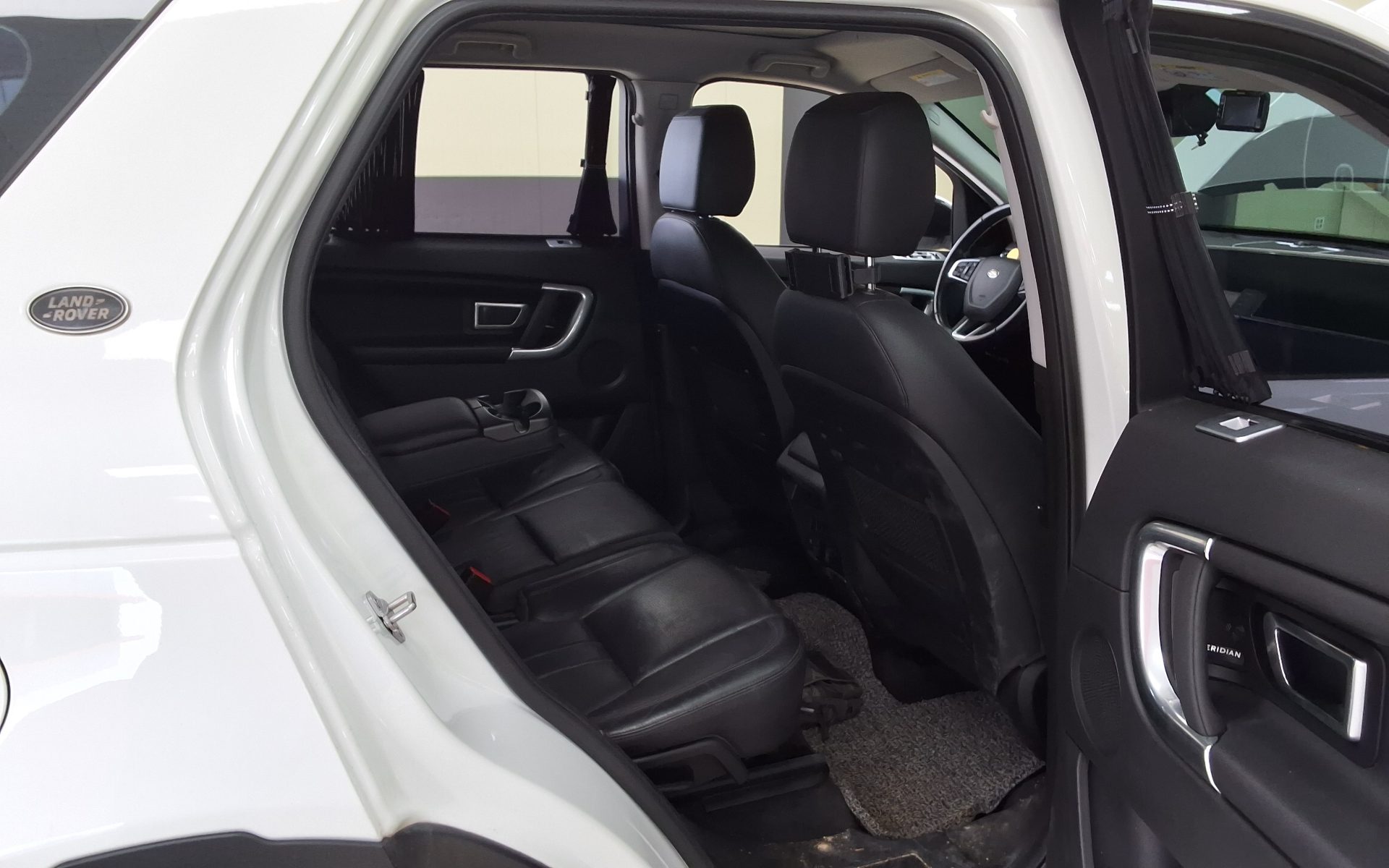 2017 - land rover discovery