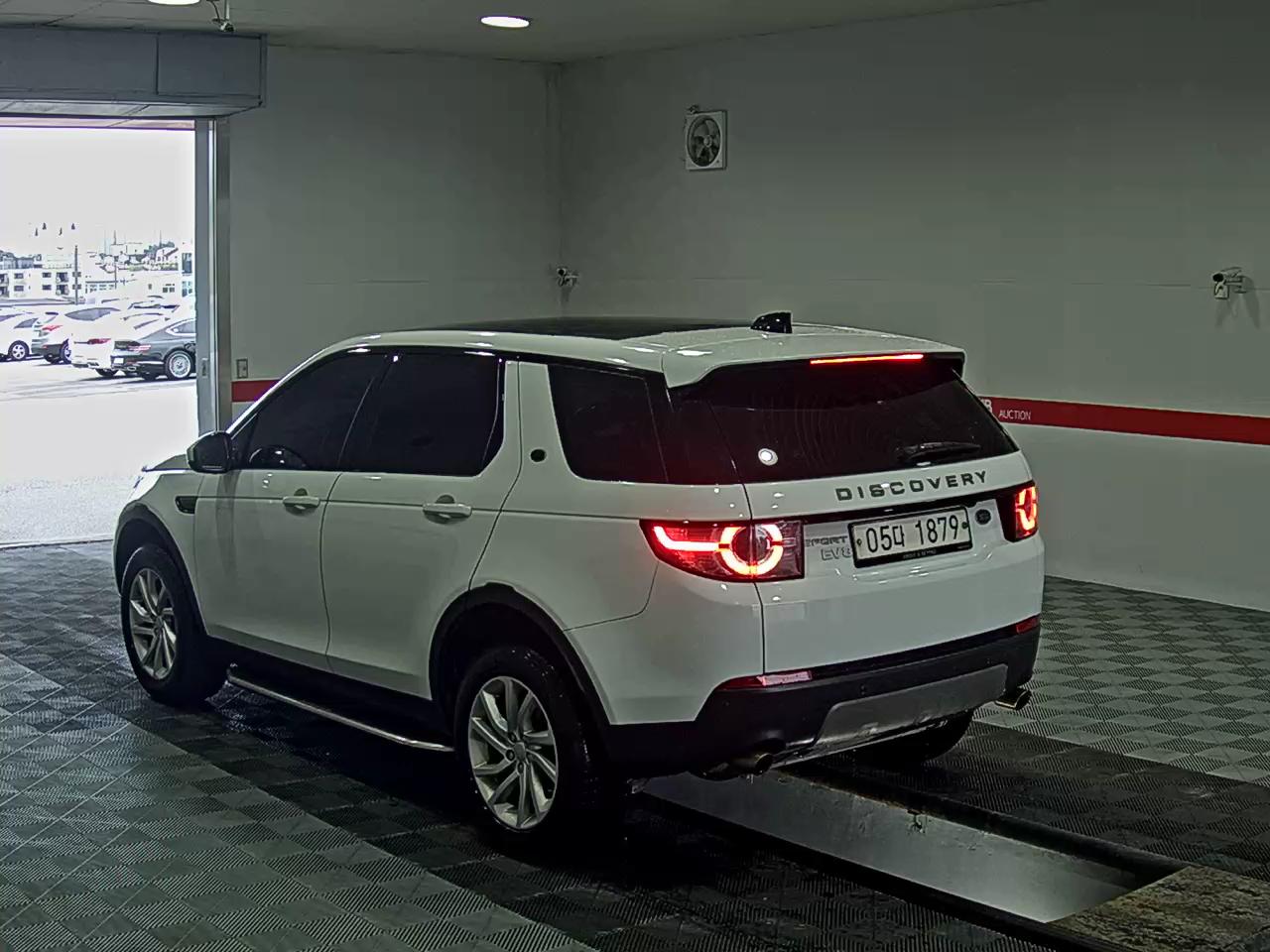 2017 - land rover discovery