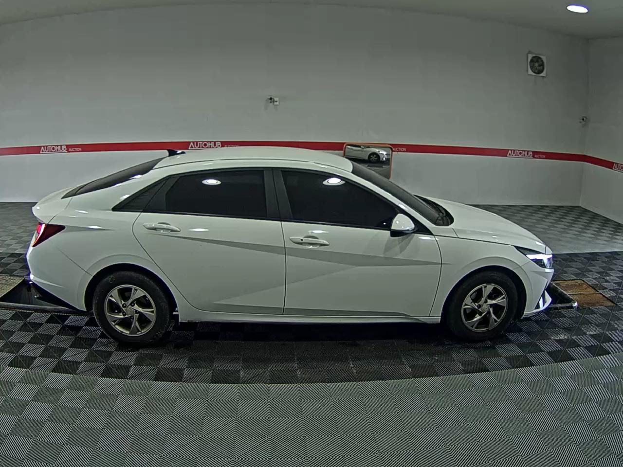 2022 - hyundai avante