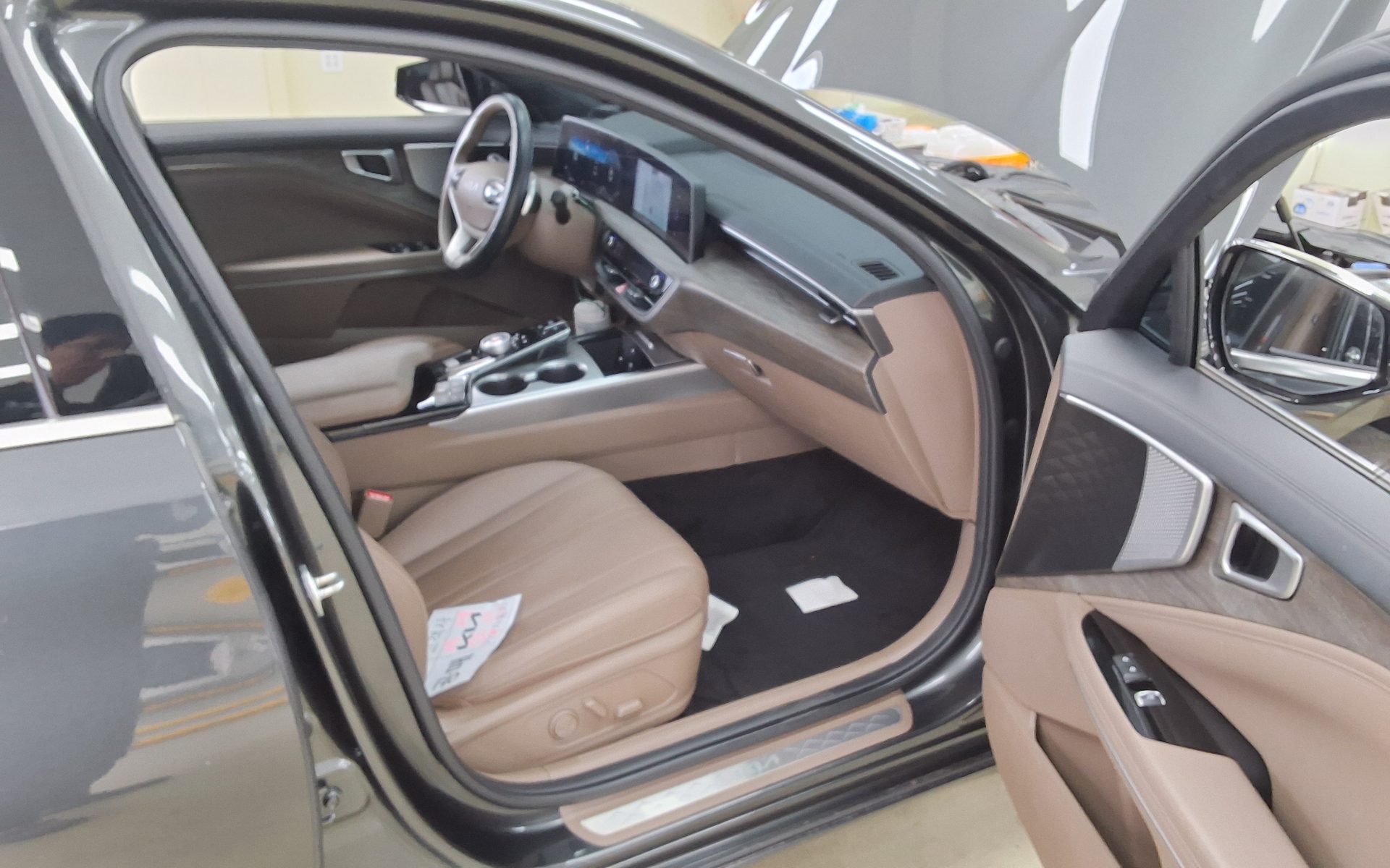 2023 - kia k8
