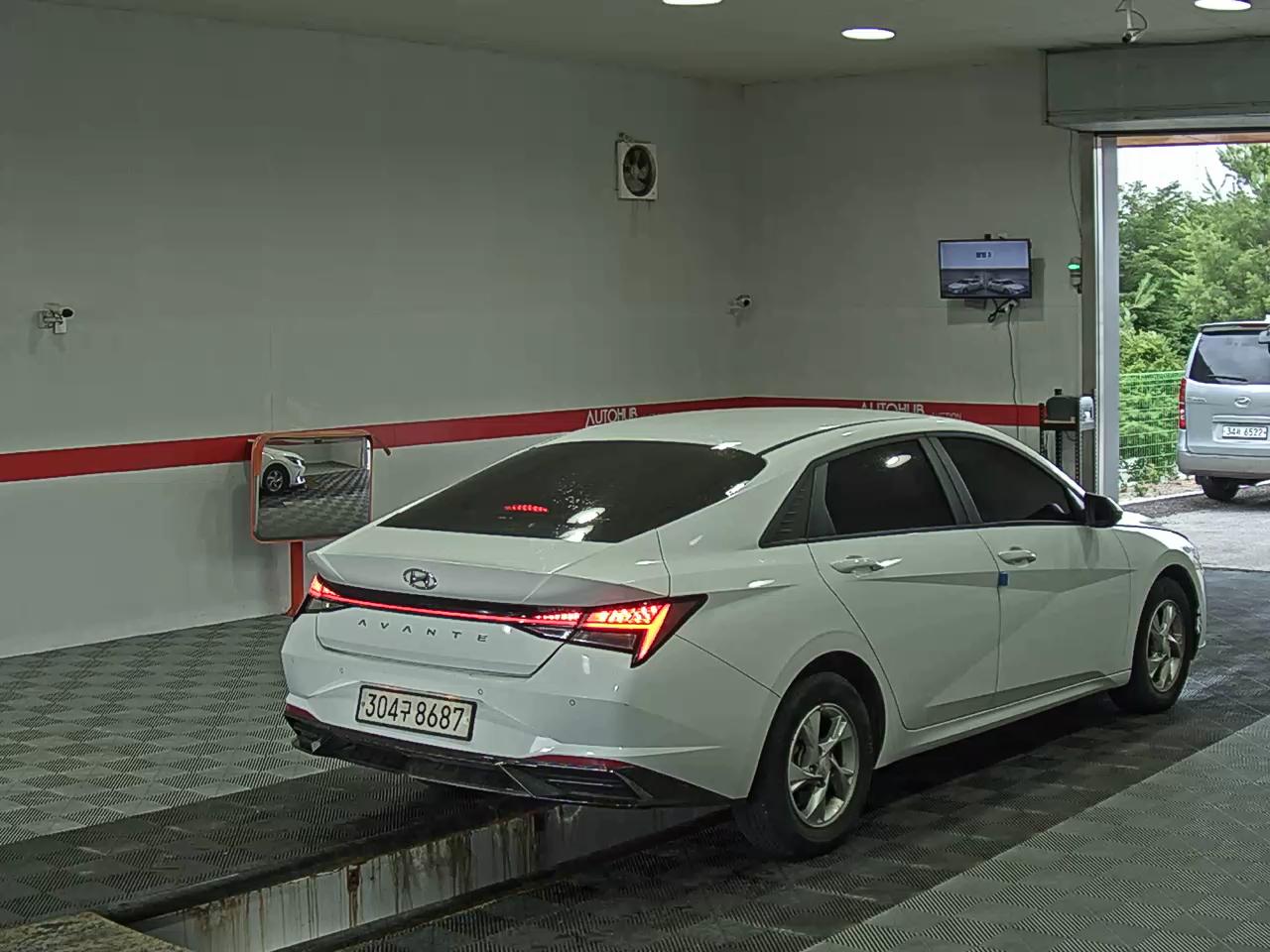 2022 - hyundai avante