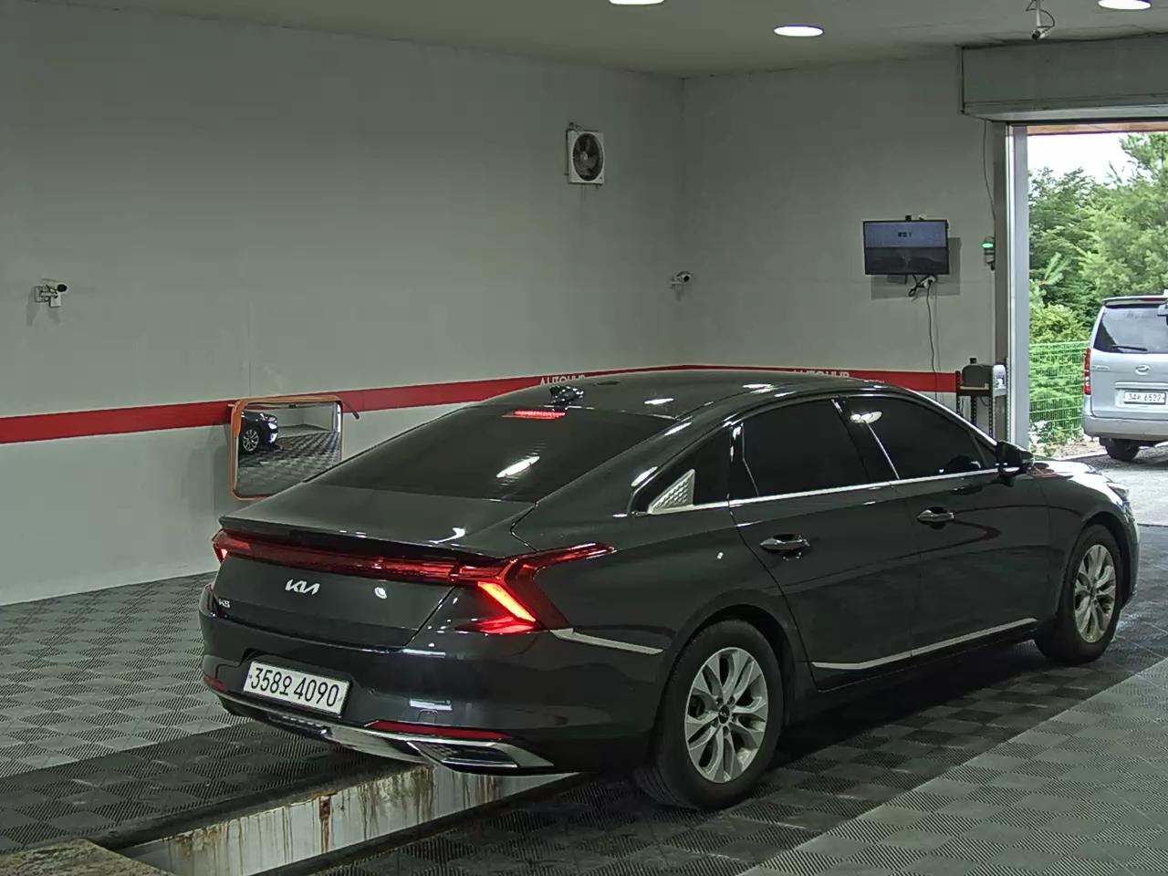 2023 - kia k8