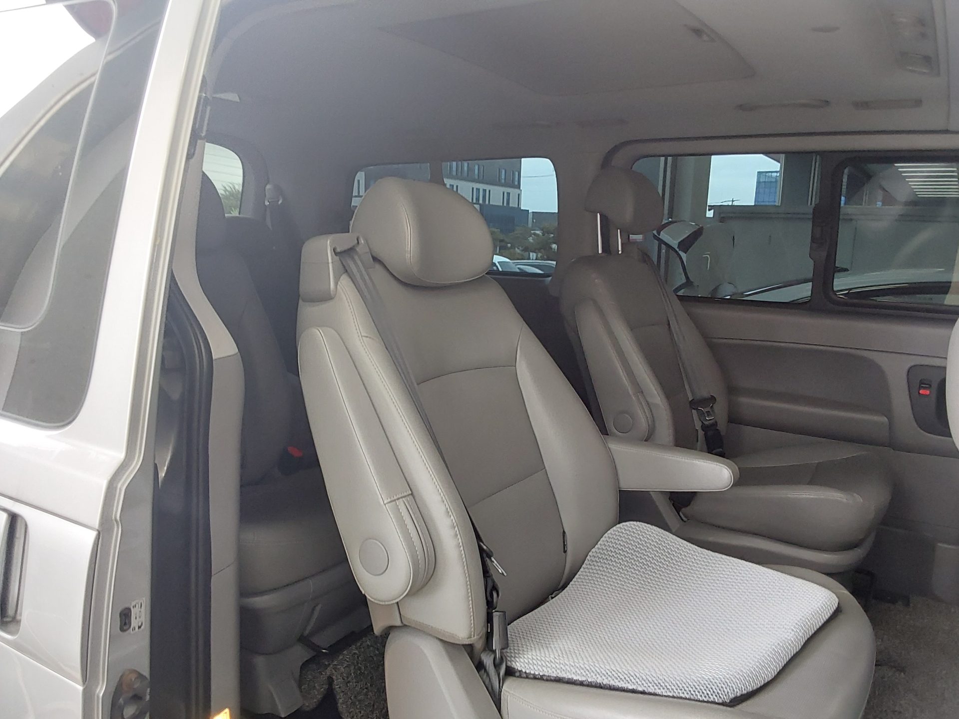2019 - hyundai grand starex