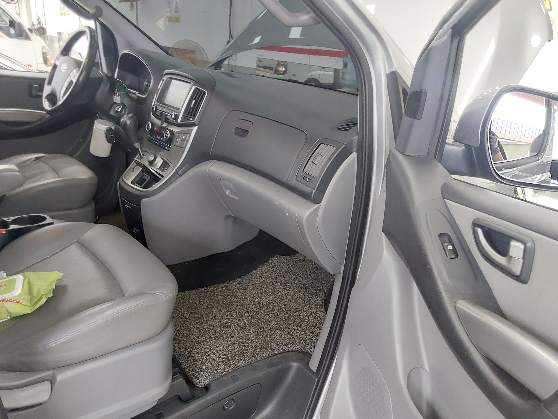2019 - hyundai grand starex