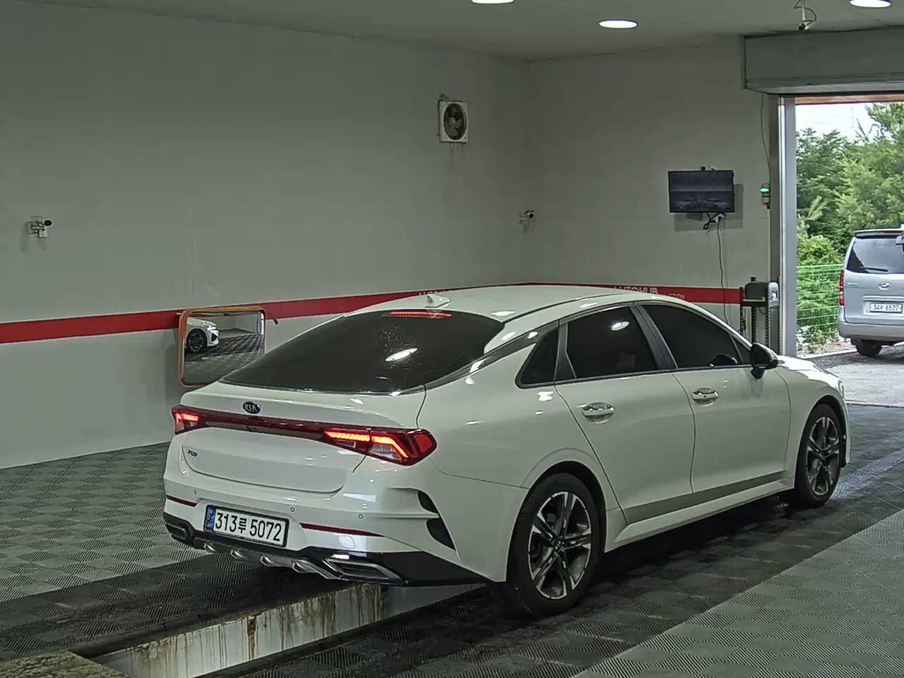 2021 - kia k5
