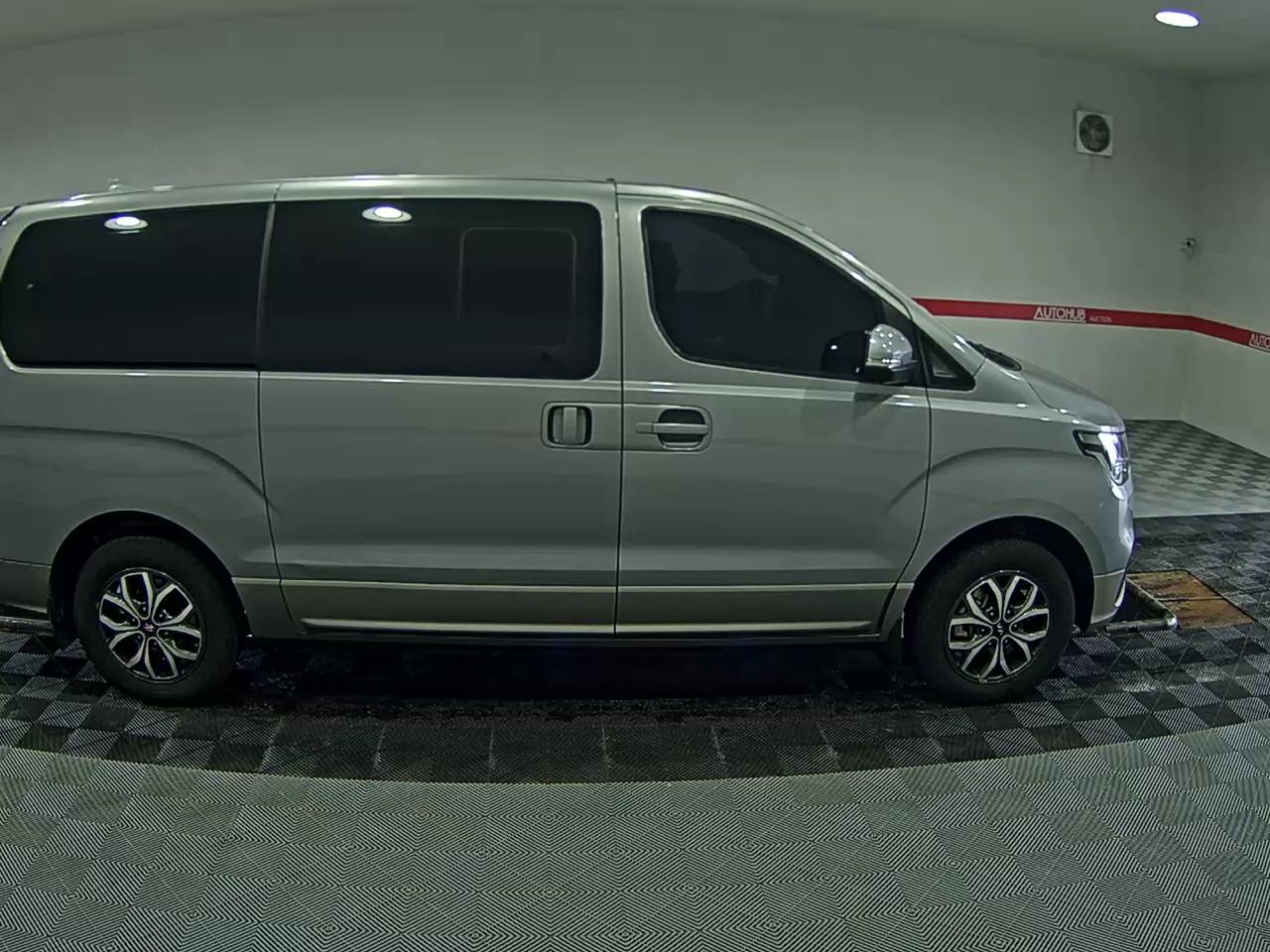 2019 - hyundai grand starex