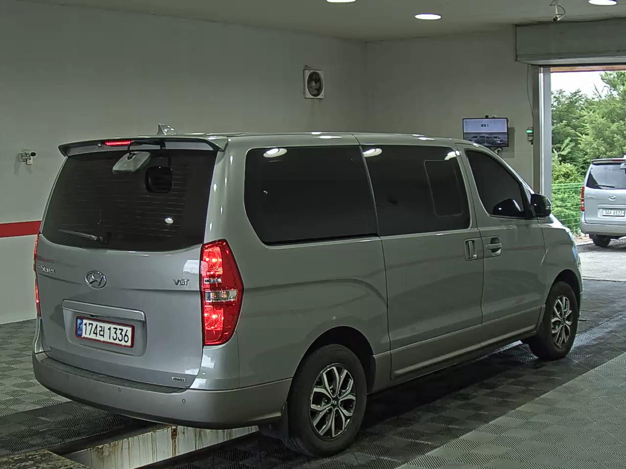 2019 - hyundai grand starex