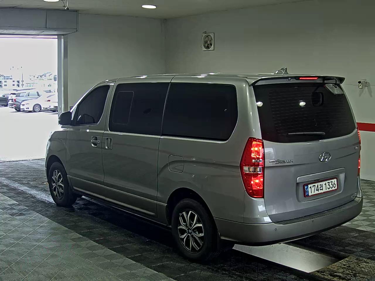 2019 - hyundai grand starex