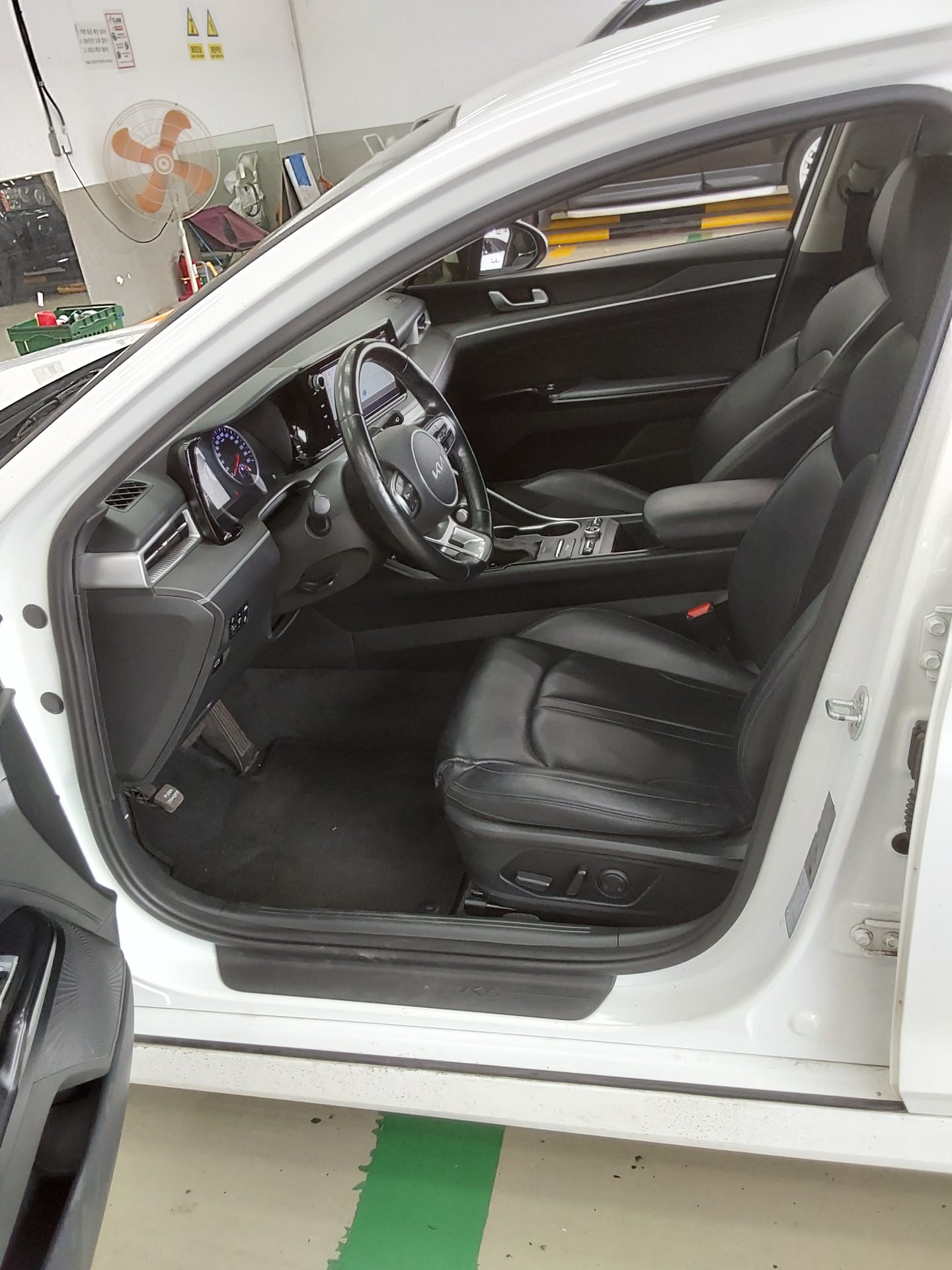 2022 - kia k5