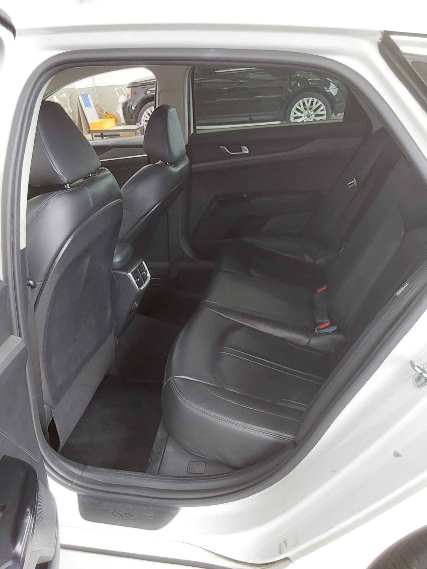 2022 - kia k5