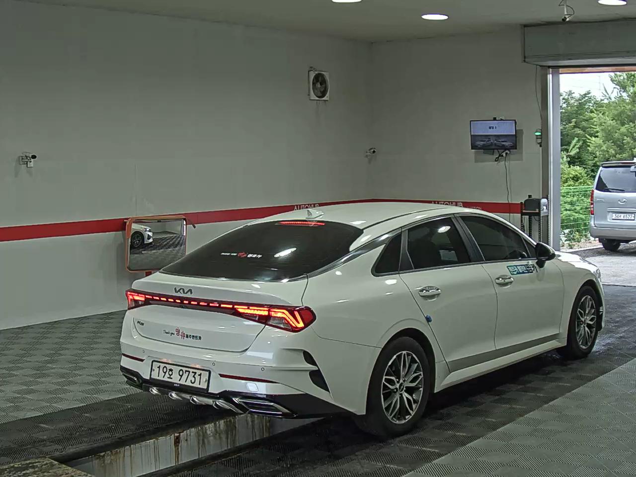 2022 - kia k5