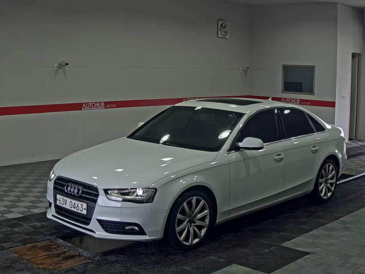 AUDI A4 (4TH GEN) 30 TDI