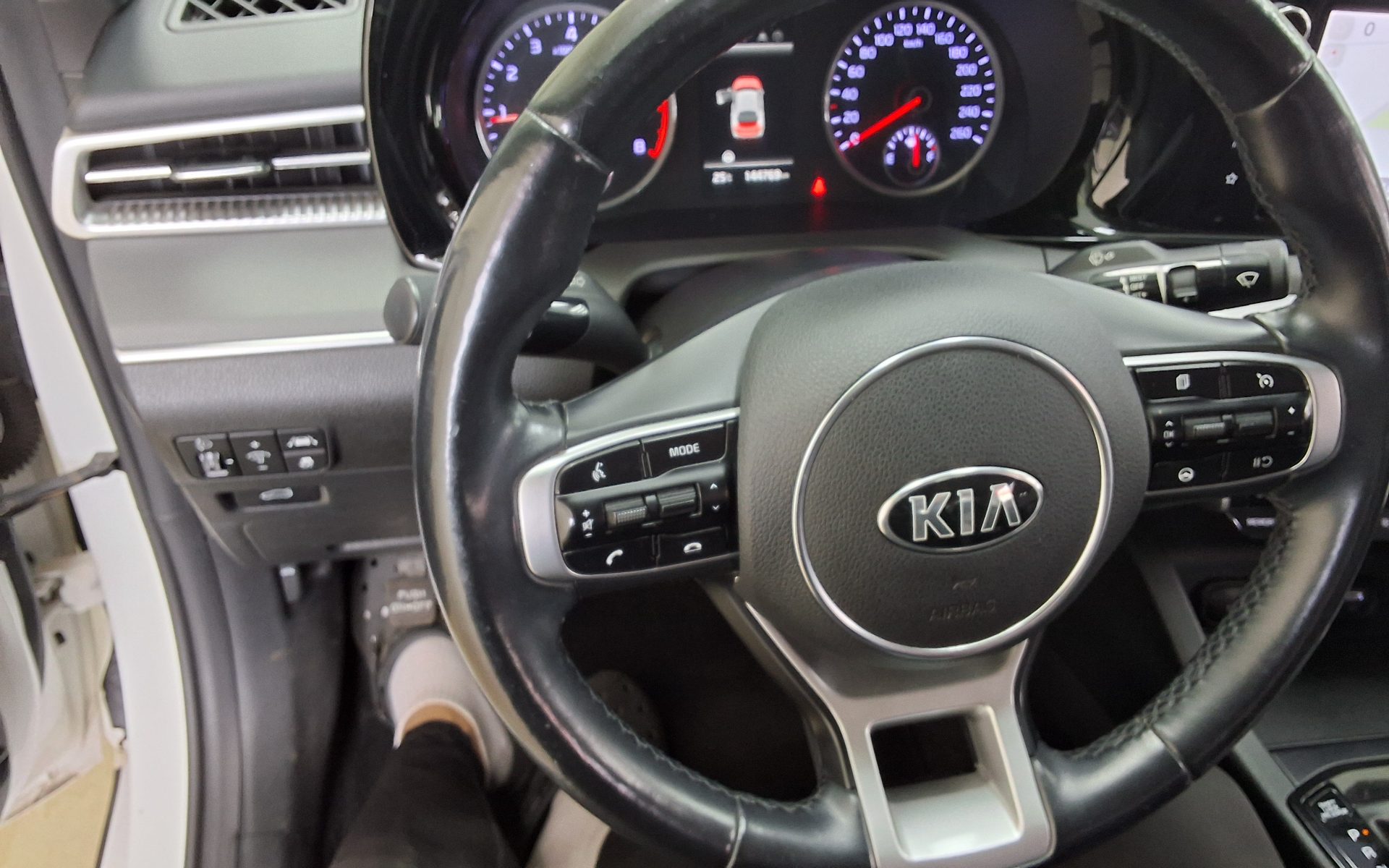2021 - kia k5