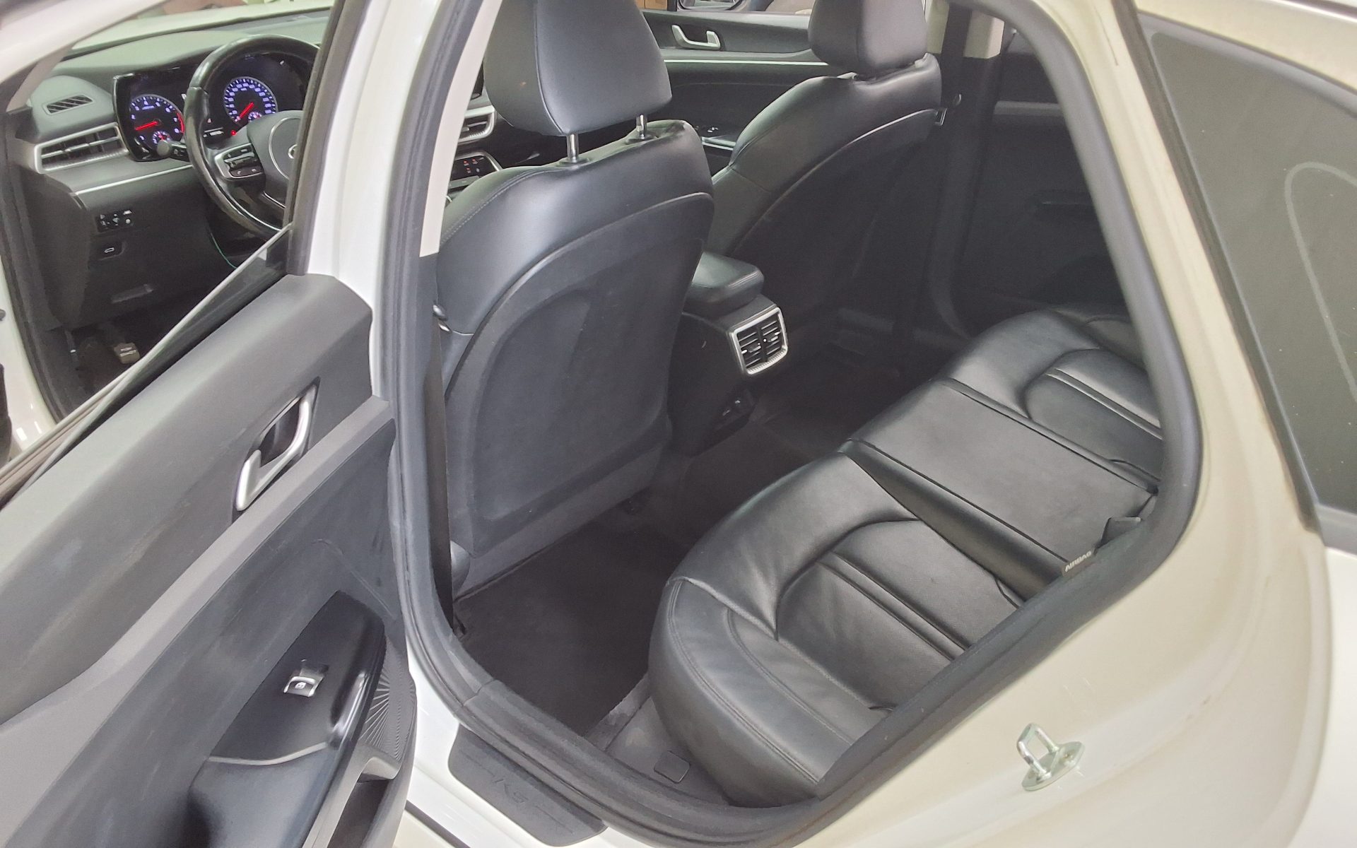 2021 - kia k5