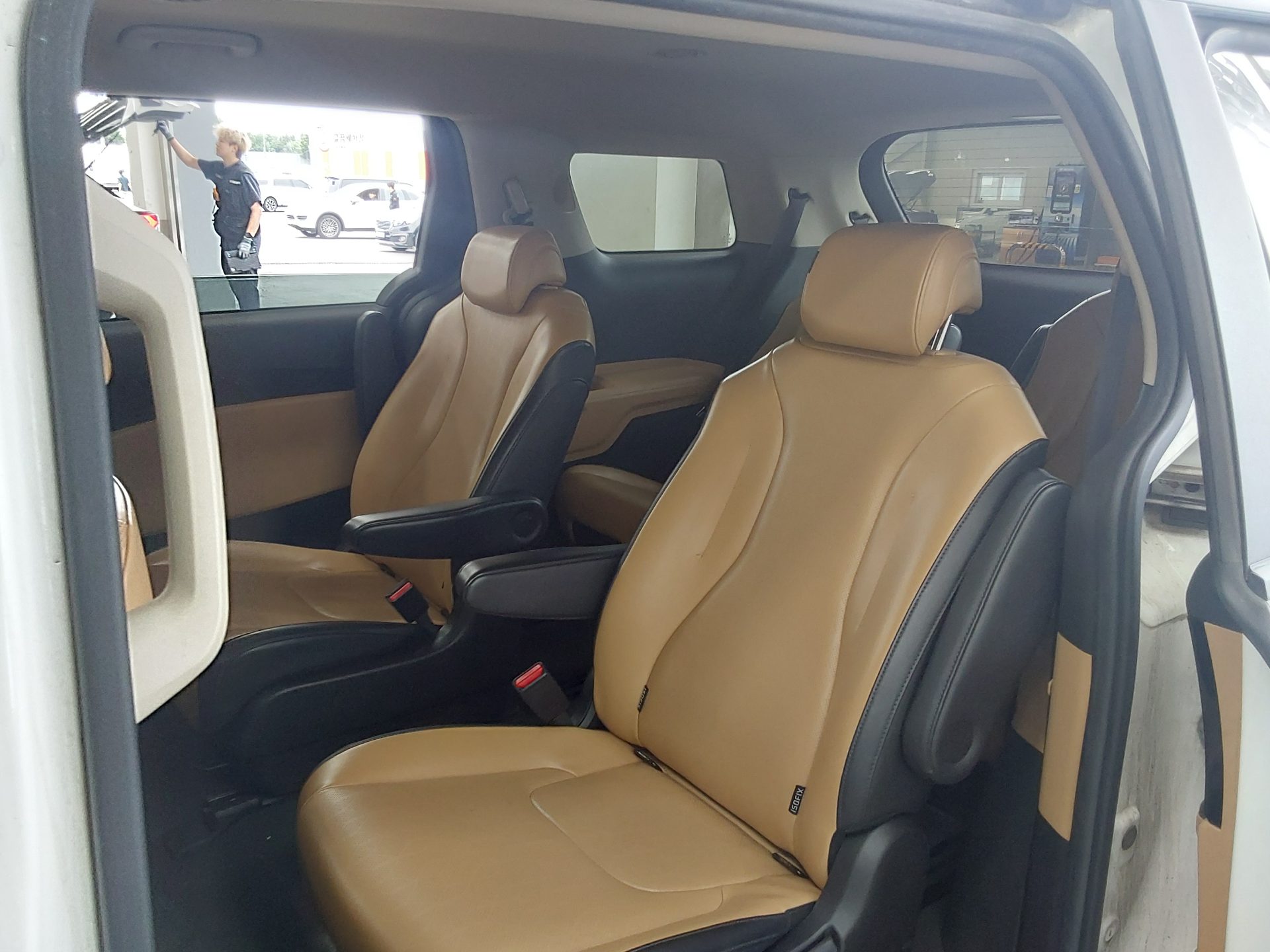 2021 - kia carnival
