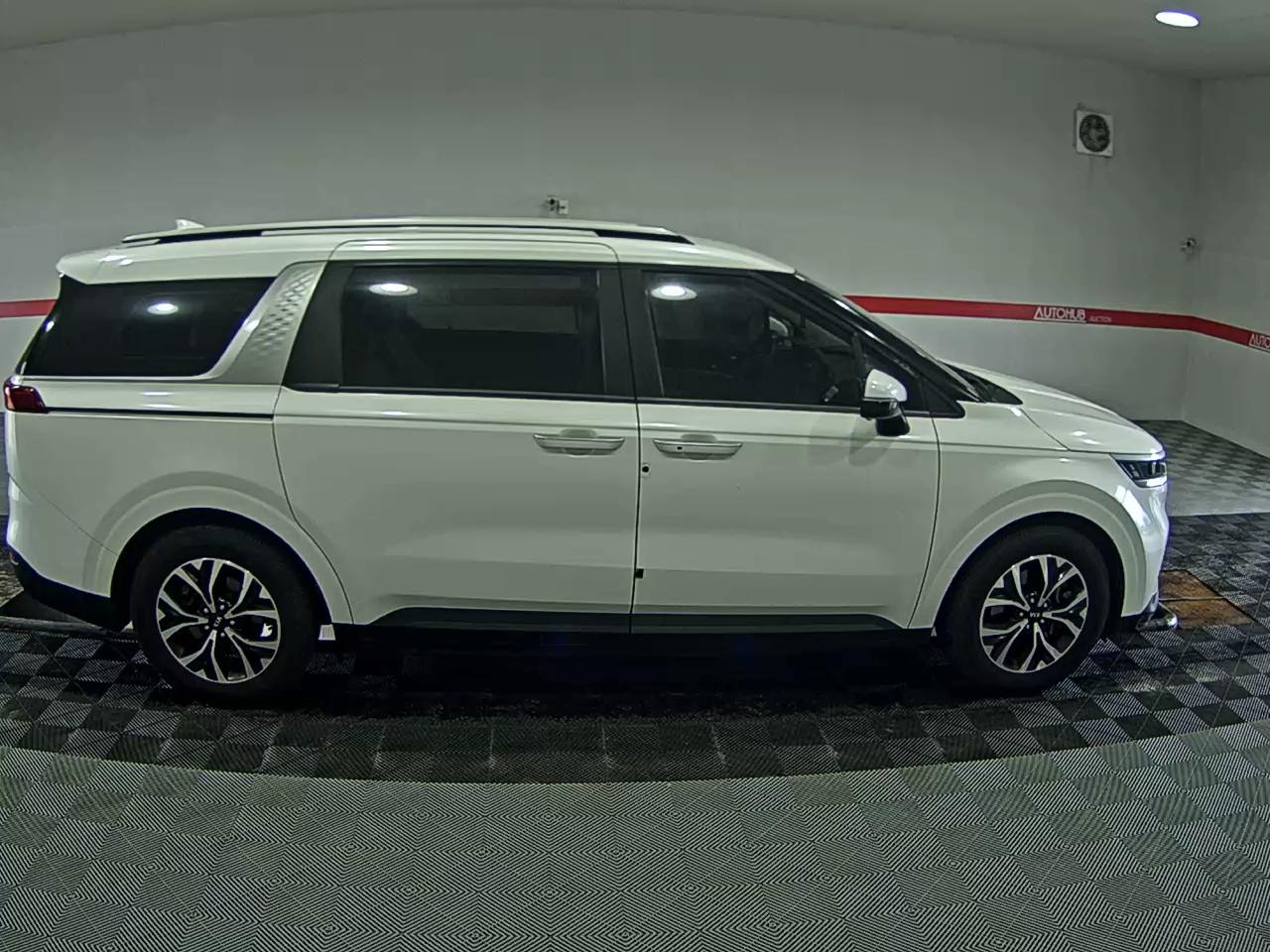 2021 - kia carnival