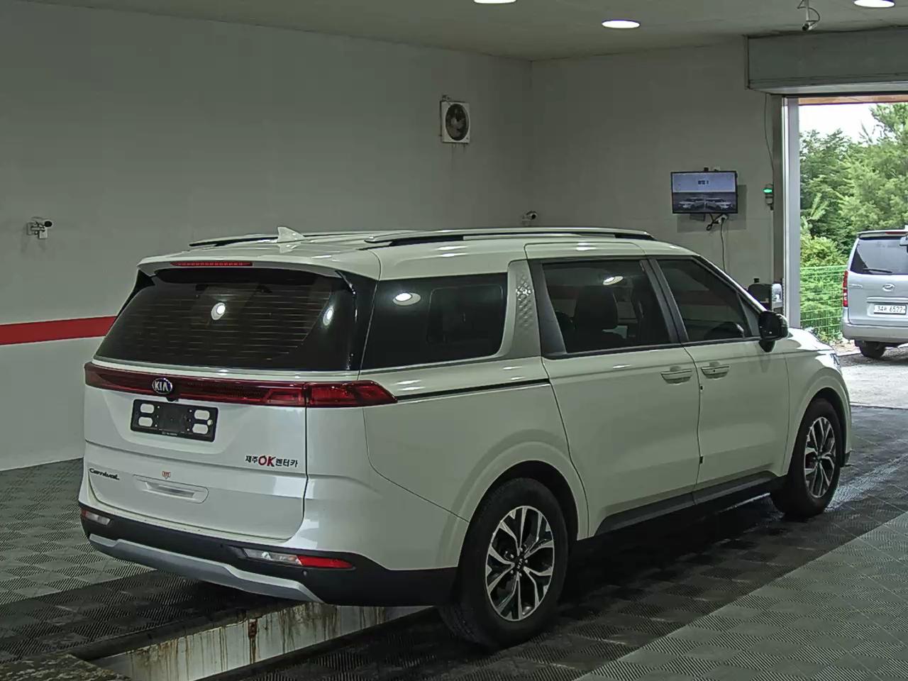 2021 - kia carnival