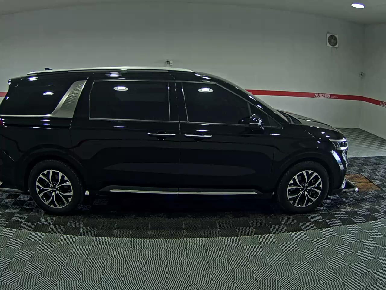 2023 - kia carnival