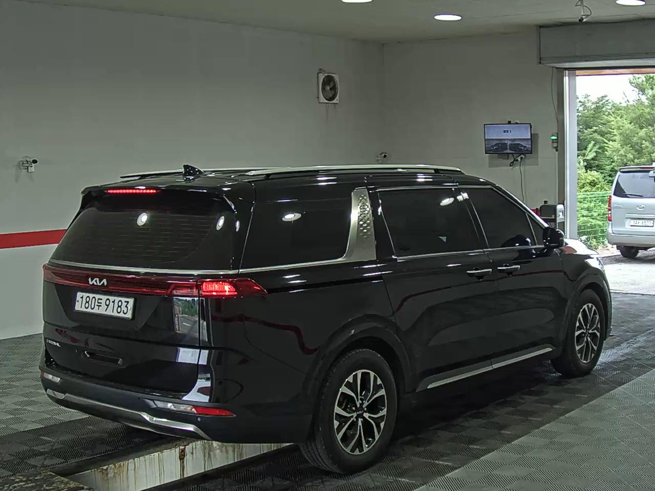 2023 - kia carnival