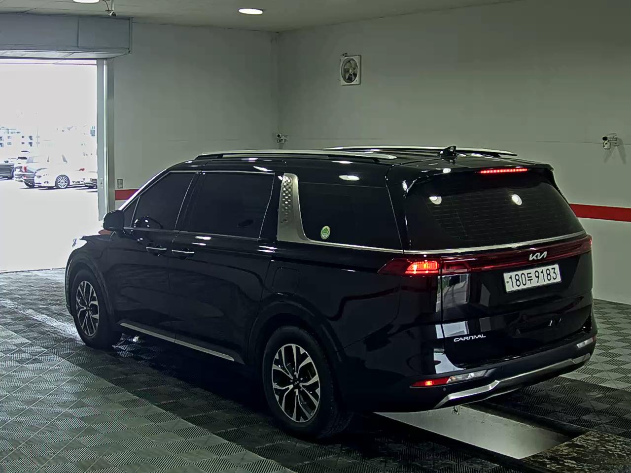 2023 - kia carnival