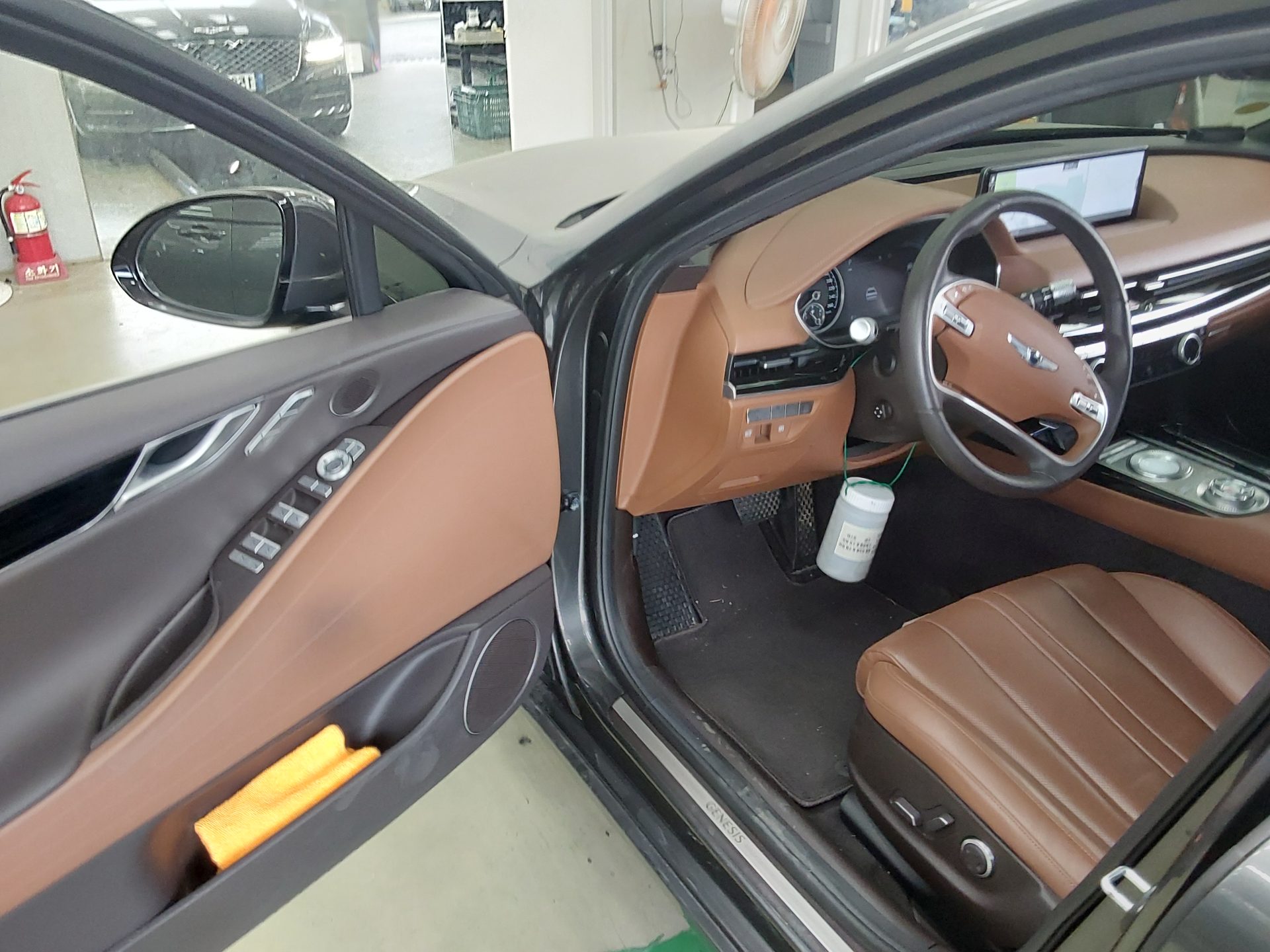 2021 - genesis g80