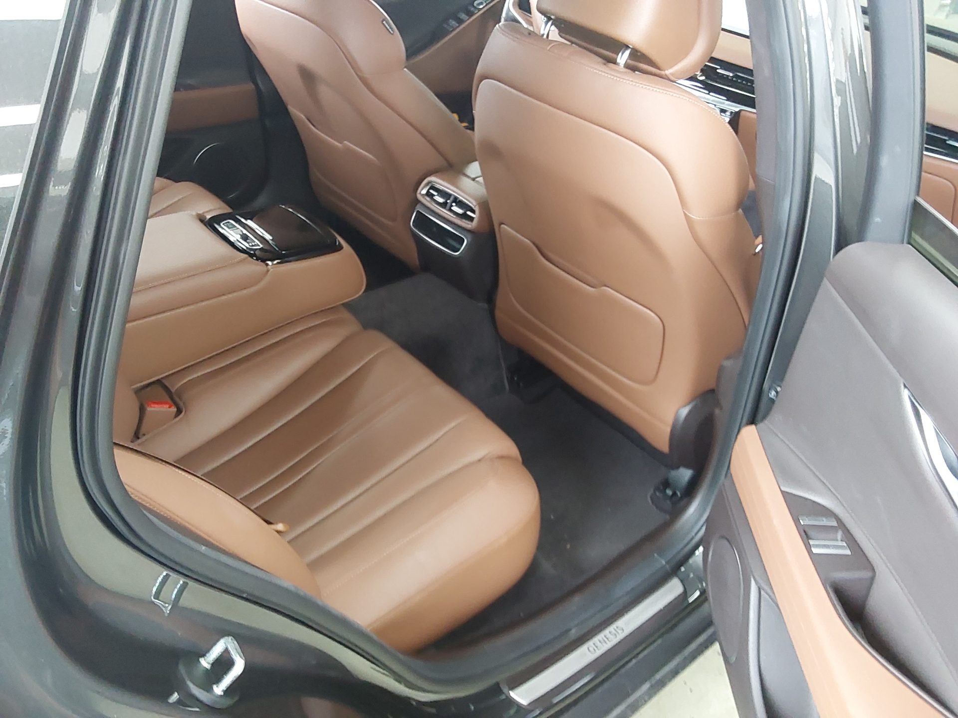 2021 - genesis g80