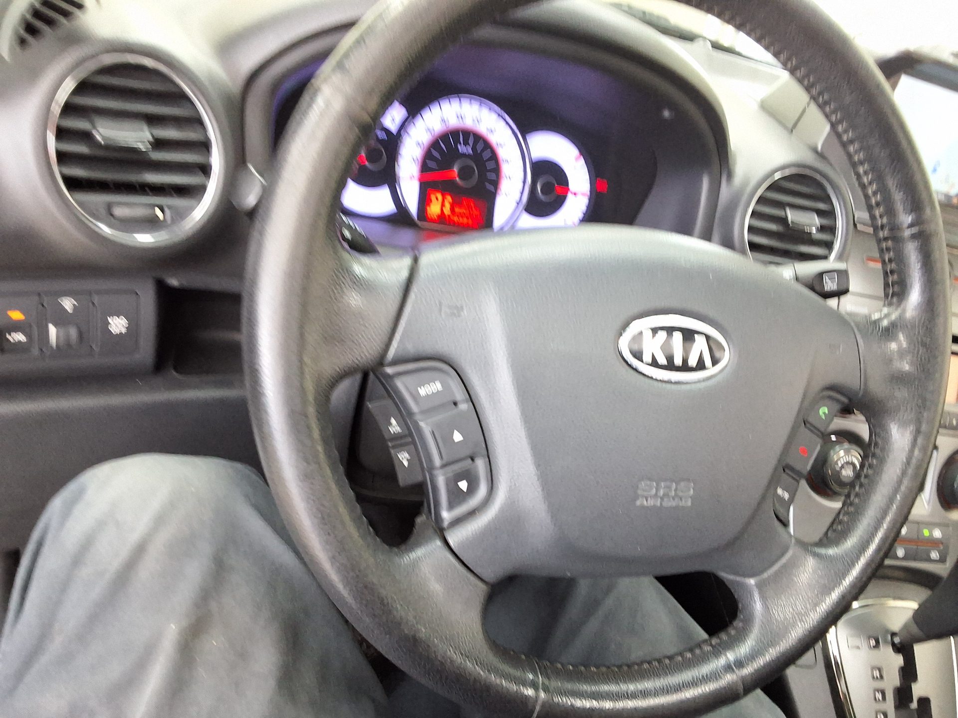 2011 - kia carens