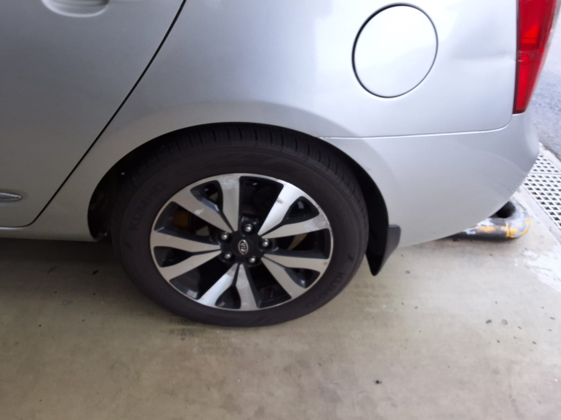 2011 - kia carens