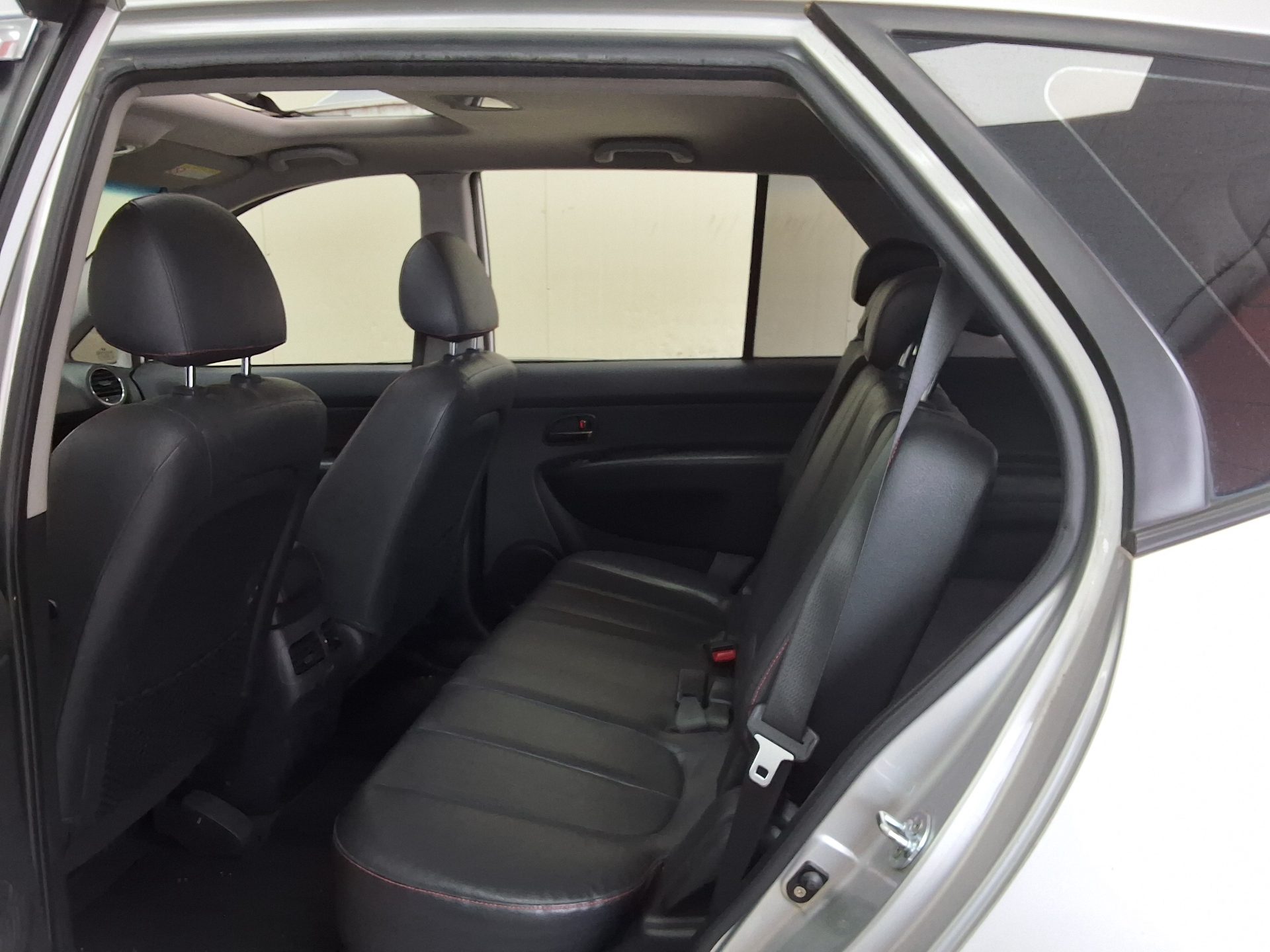 2011 - kia carens