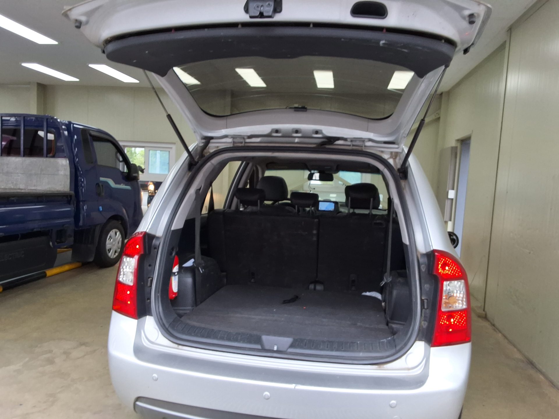 2011 - kia carens