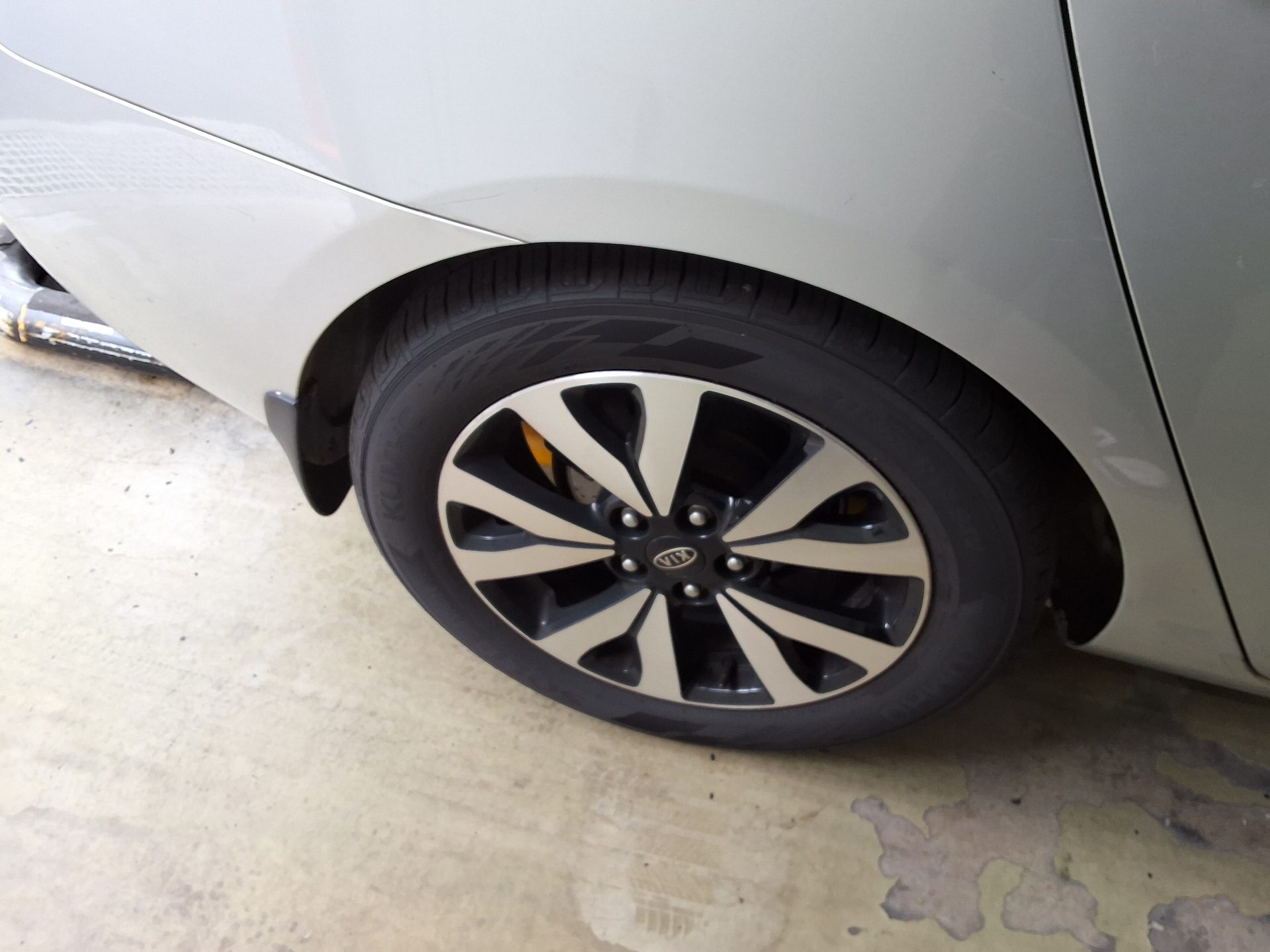2011 - kia carens