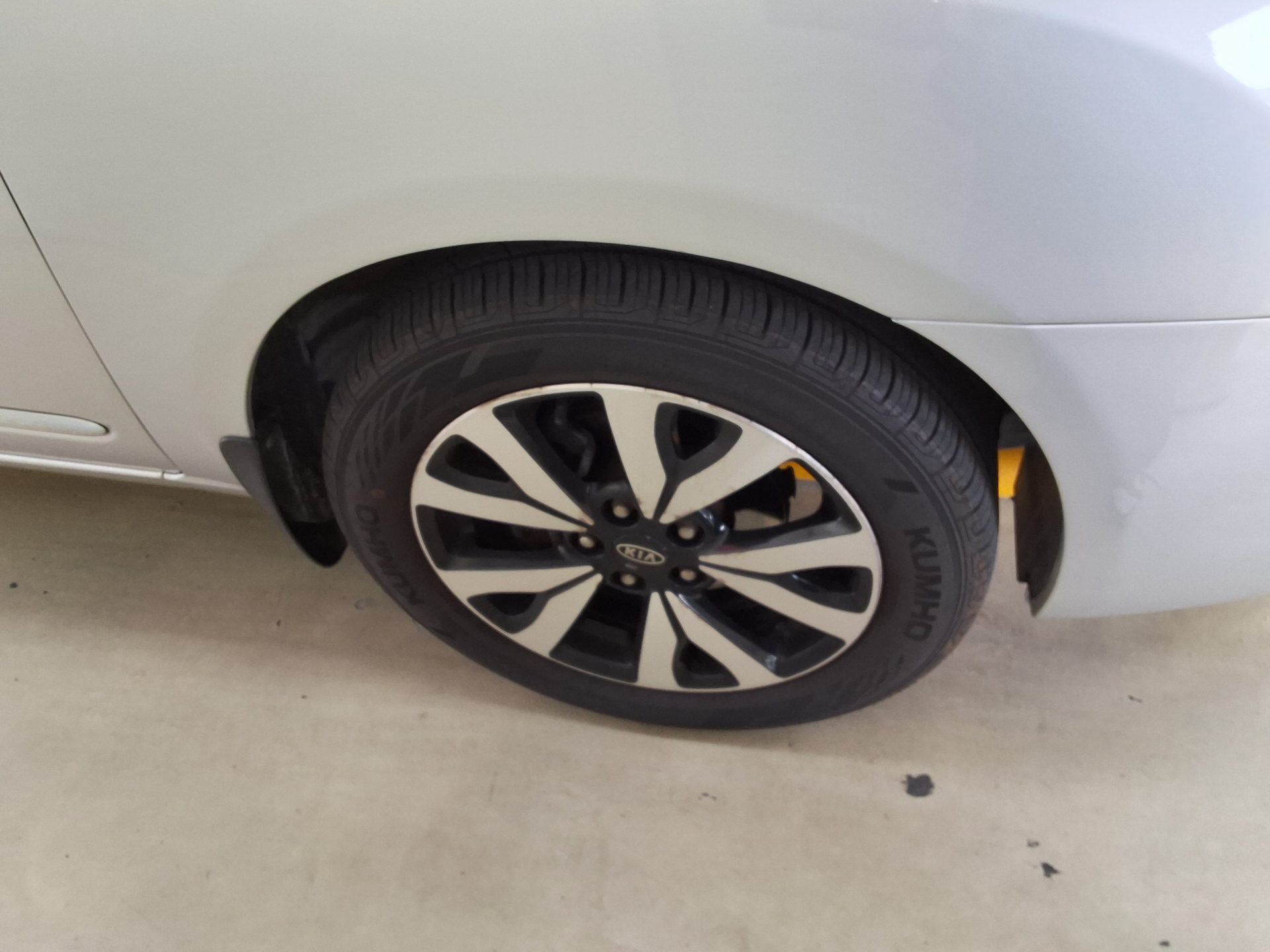 2011 - kia carens