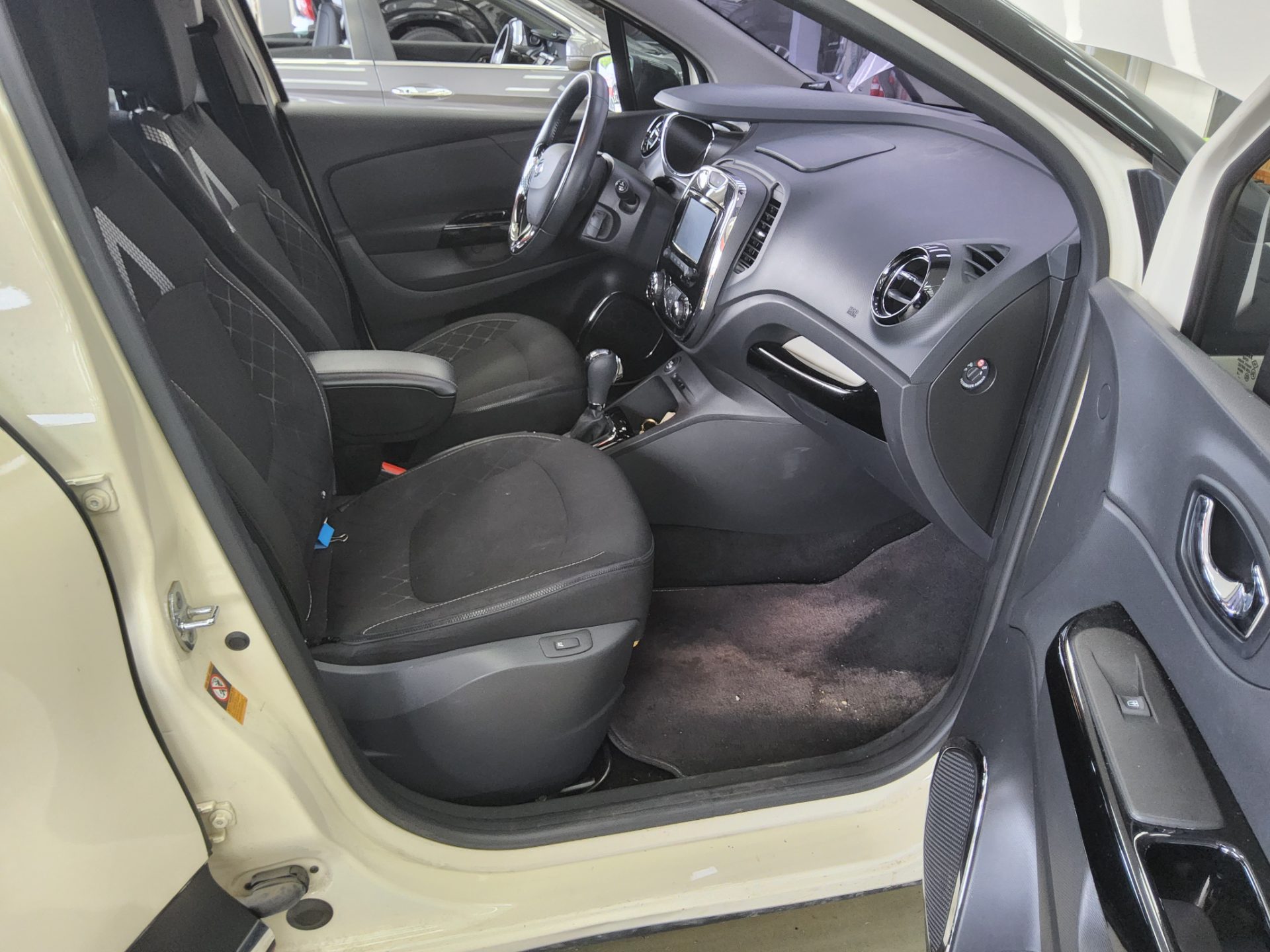 2015 - renault qm3