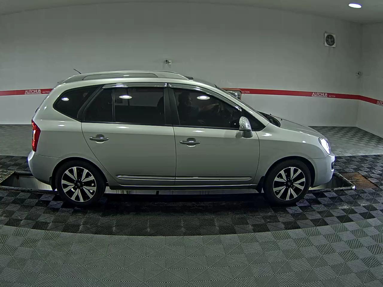 2011 - kia carens