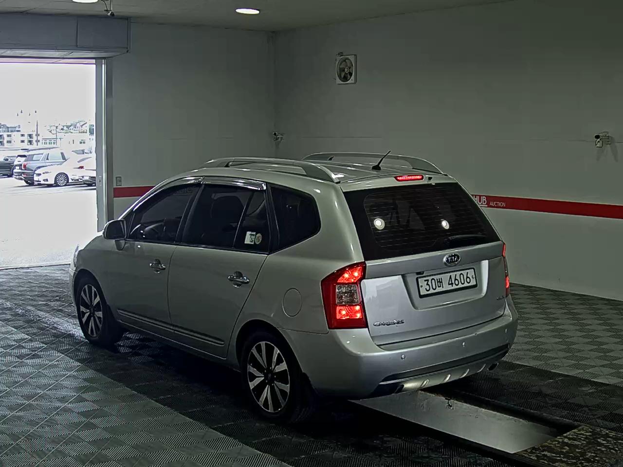 2011 - kia carens