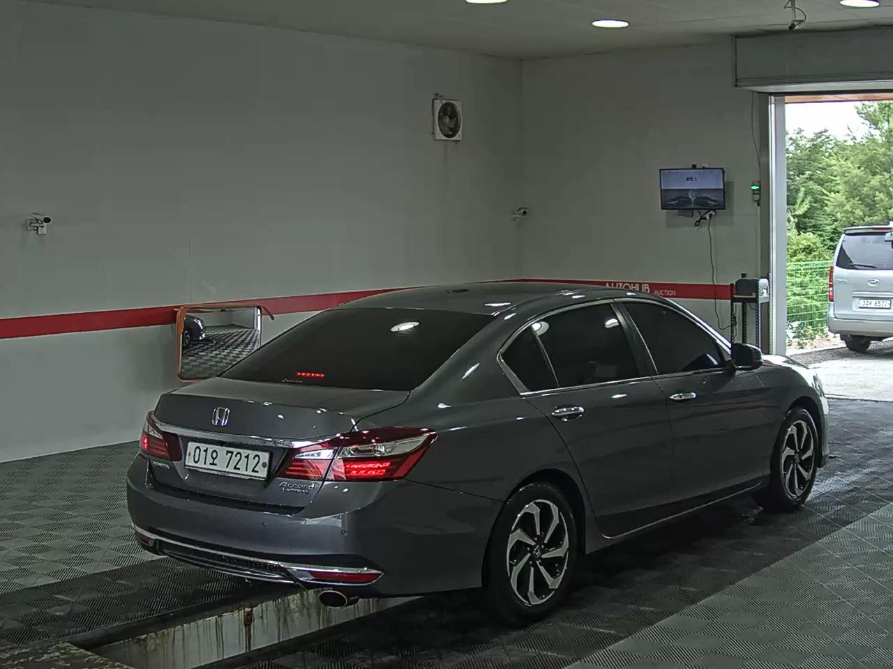 2017 - honda accord