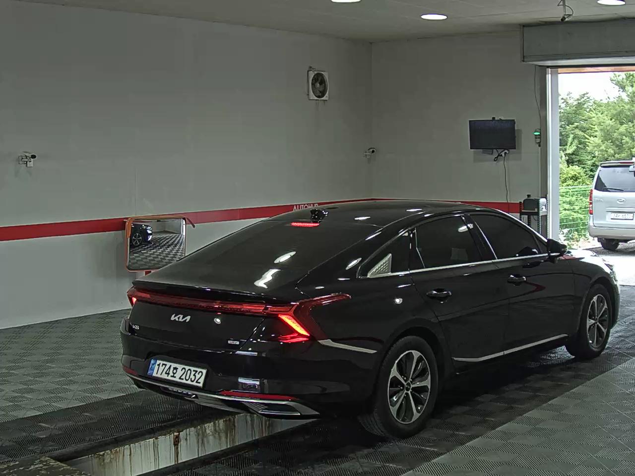 2023 - kia k8