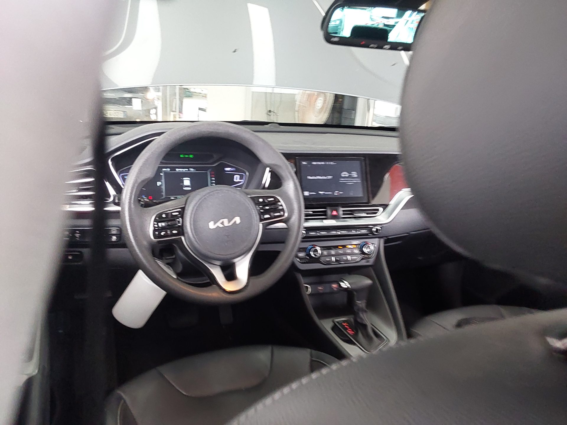 2022 - kia niro