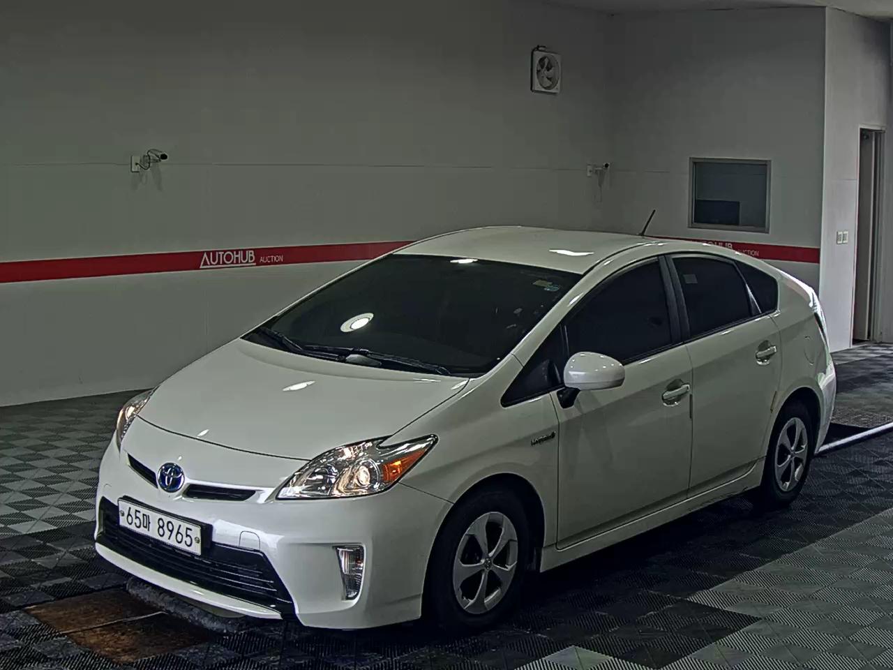 TOYOTA PRIUS (4TH GEN)